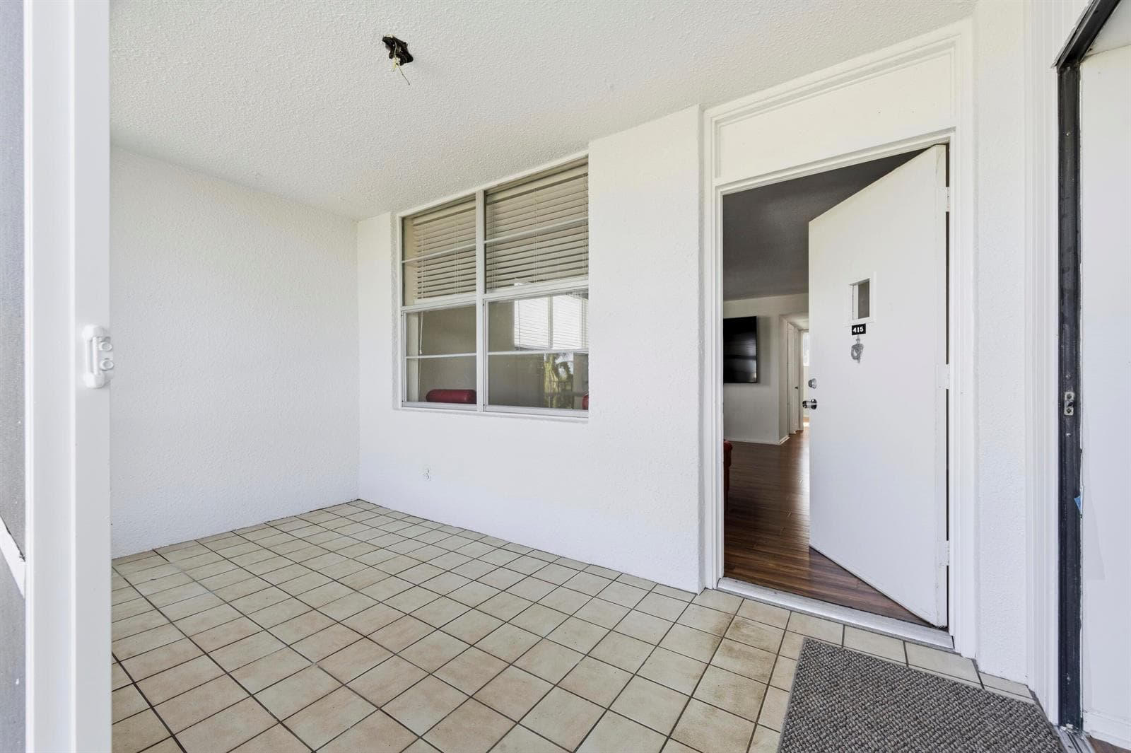 109 Paradise Harbour Blvd 415 photo 3