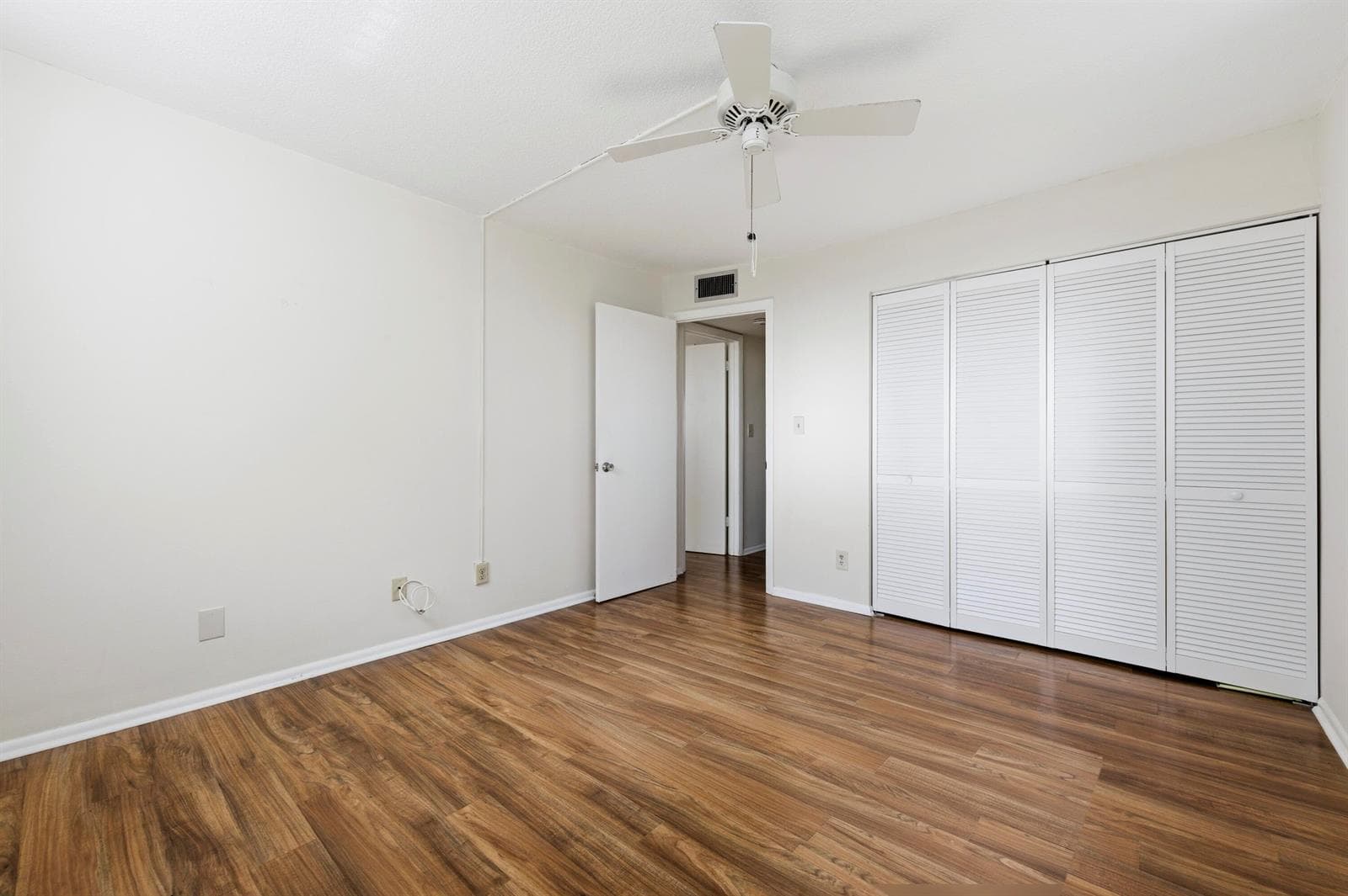 109 Paradise Harbour Blvd 415 photo 14