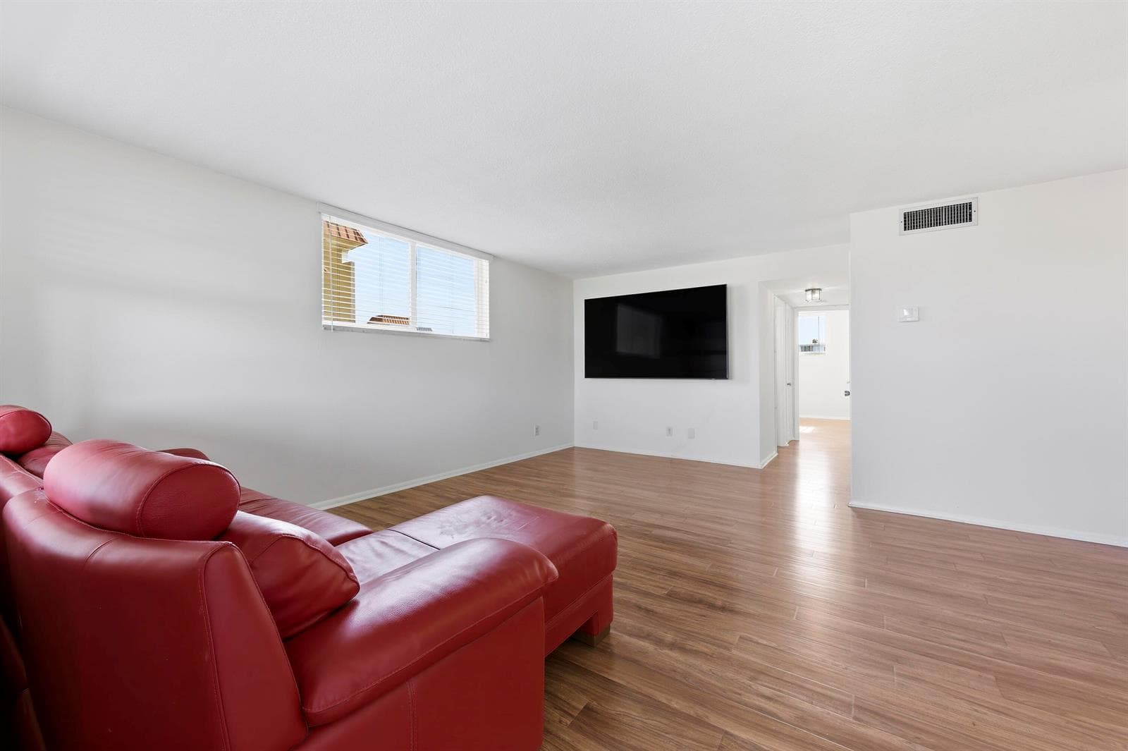 109 Paradise Harbour Blvd 415 photo 11
