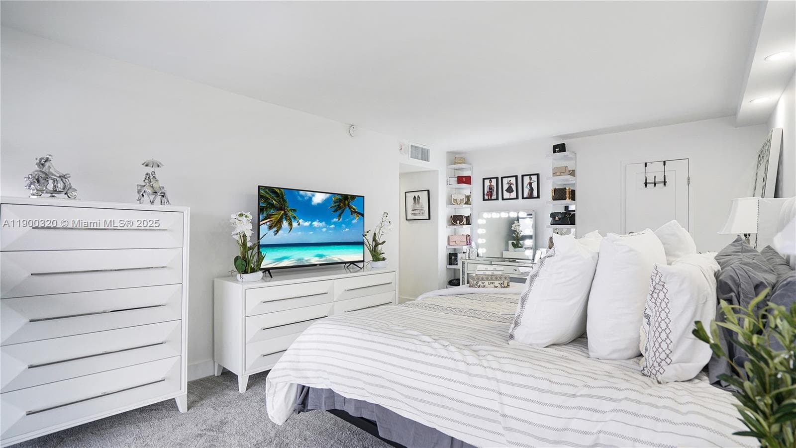 2017 S Ocean Dr 1510 photo 17