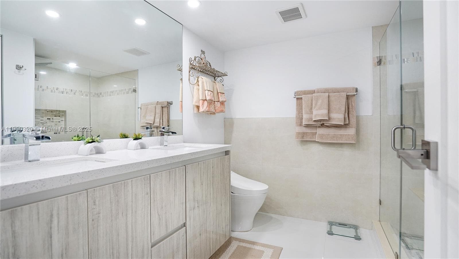 2017 S Ocean Dr 1510 photo 24