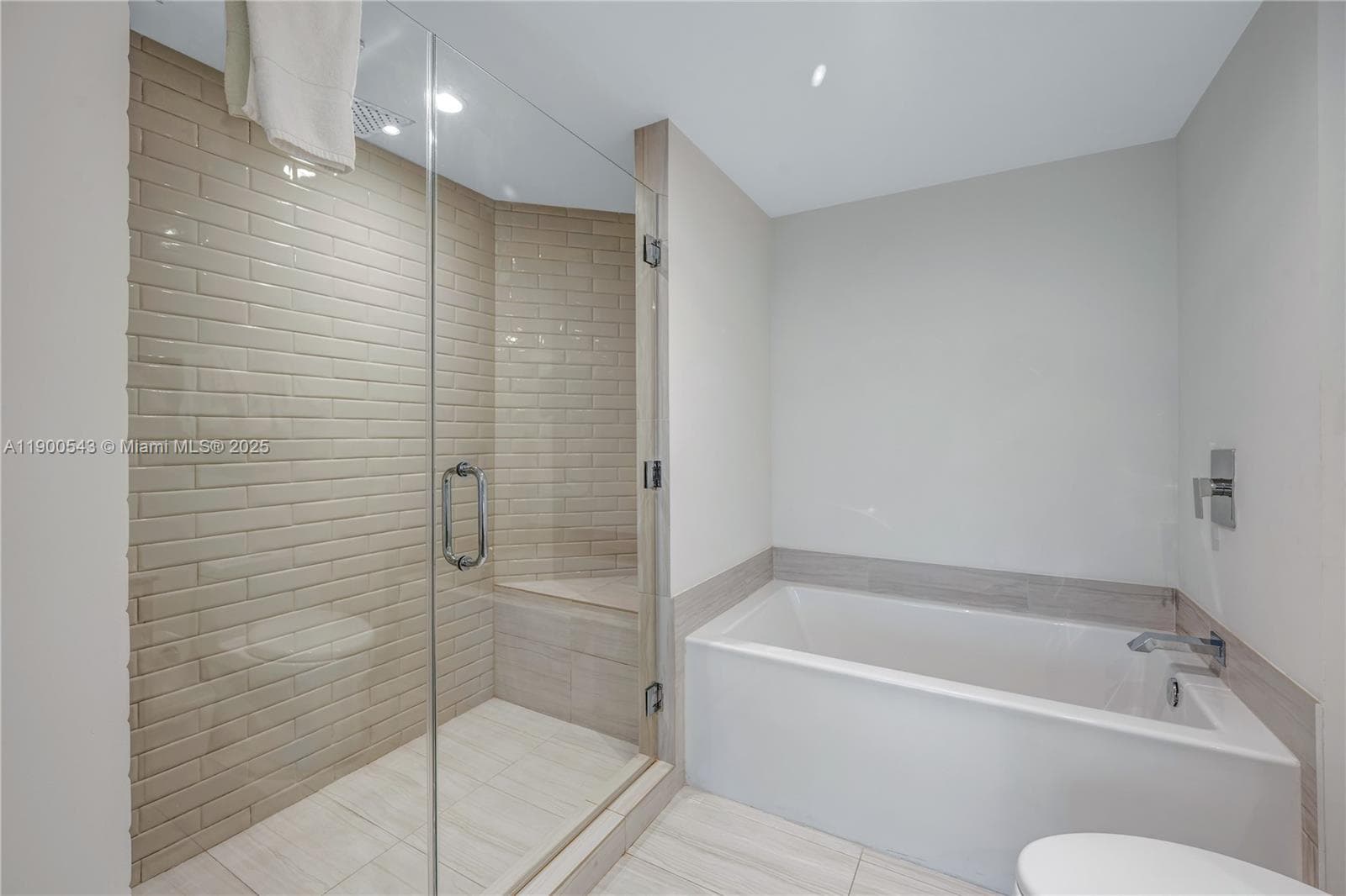 4010 S Ocean Dr R2501 photo 16