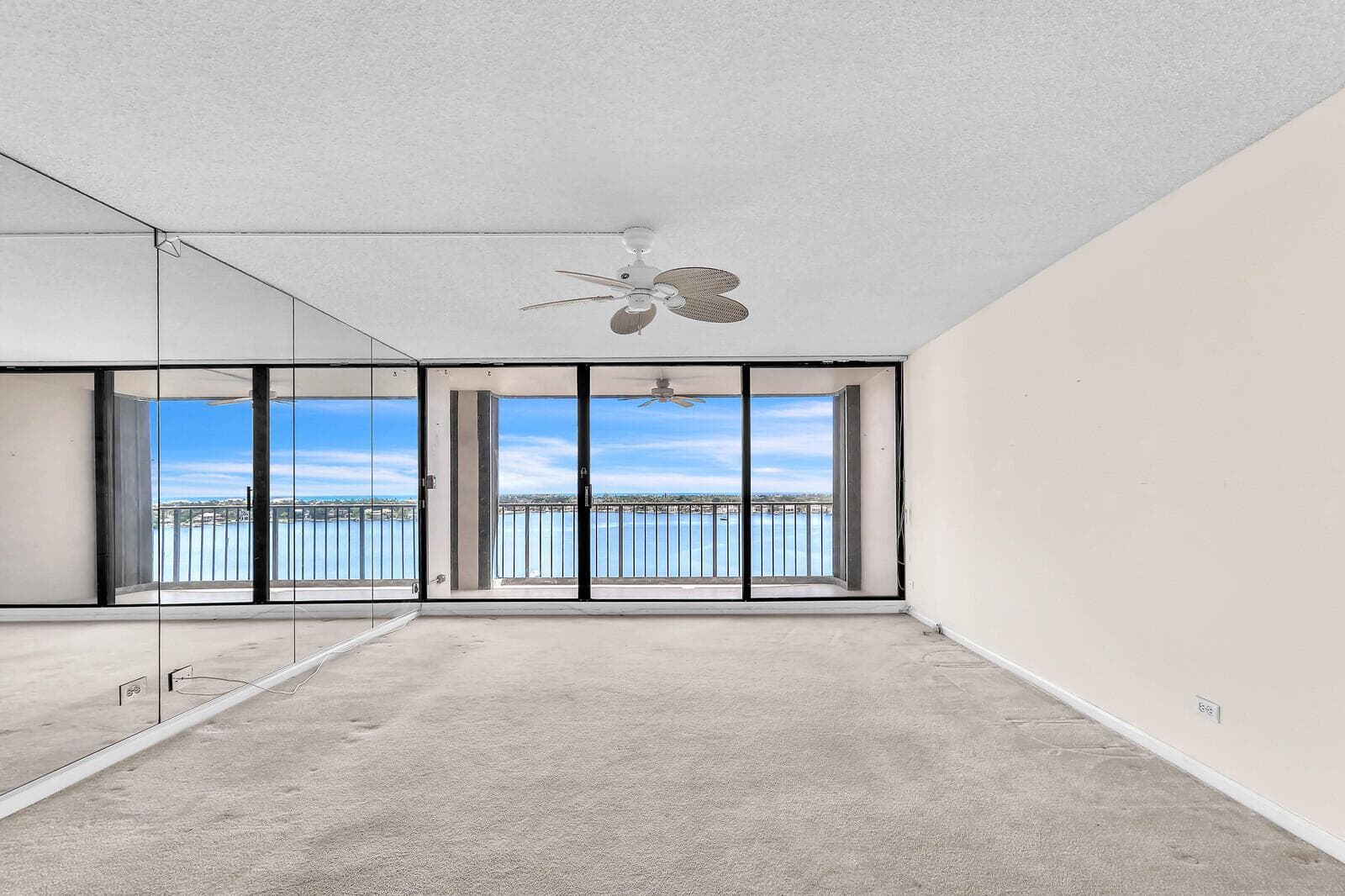 132 Lakeshore Drive 1117 photo 6