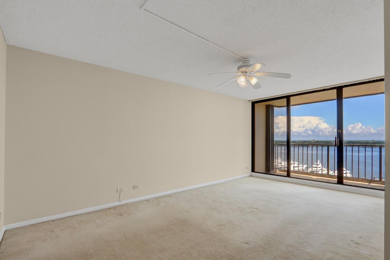 132 Lakeshore Drive 1117 photo 17