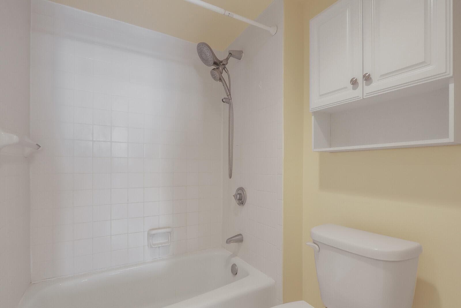 132 Lakeshore Drive 1117 photo 22