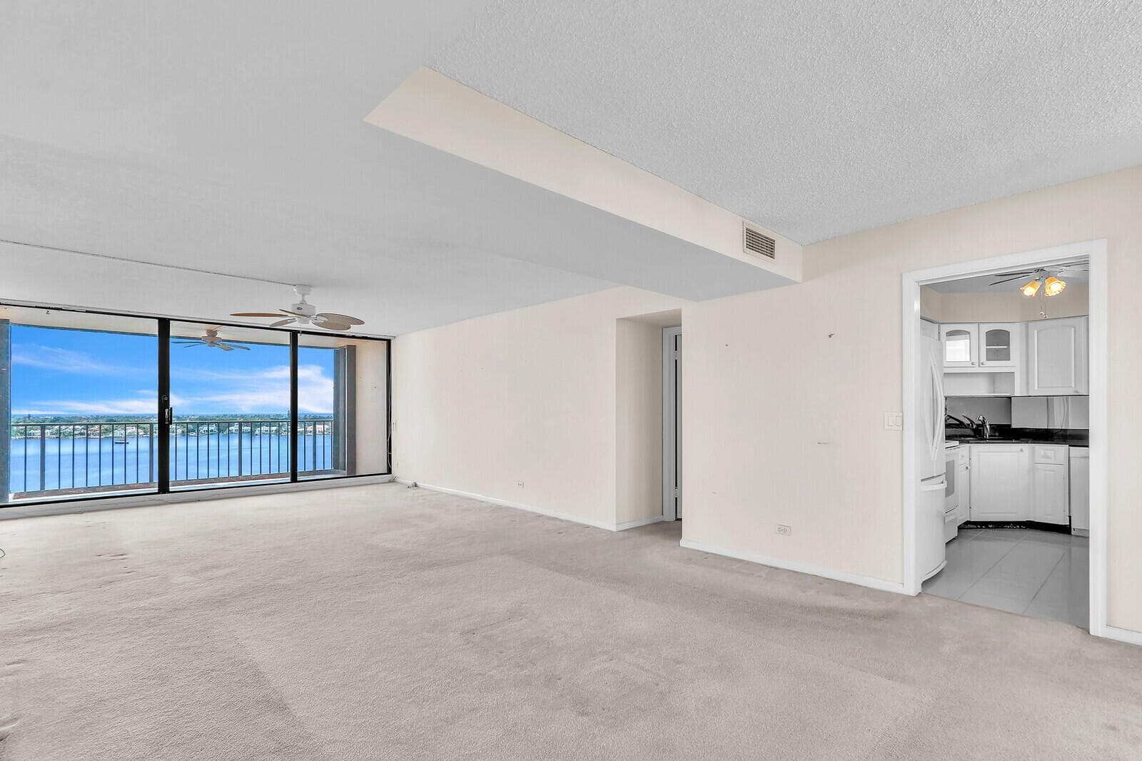 132 Lakeshore Drive 1117 photo 5