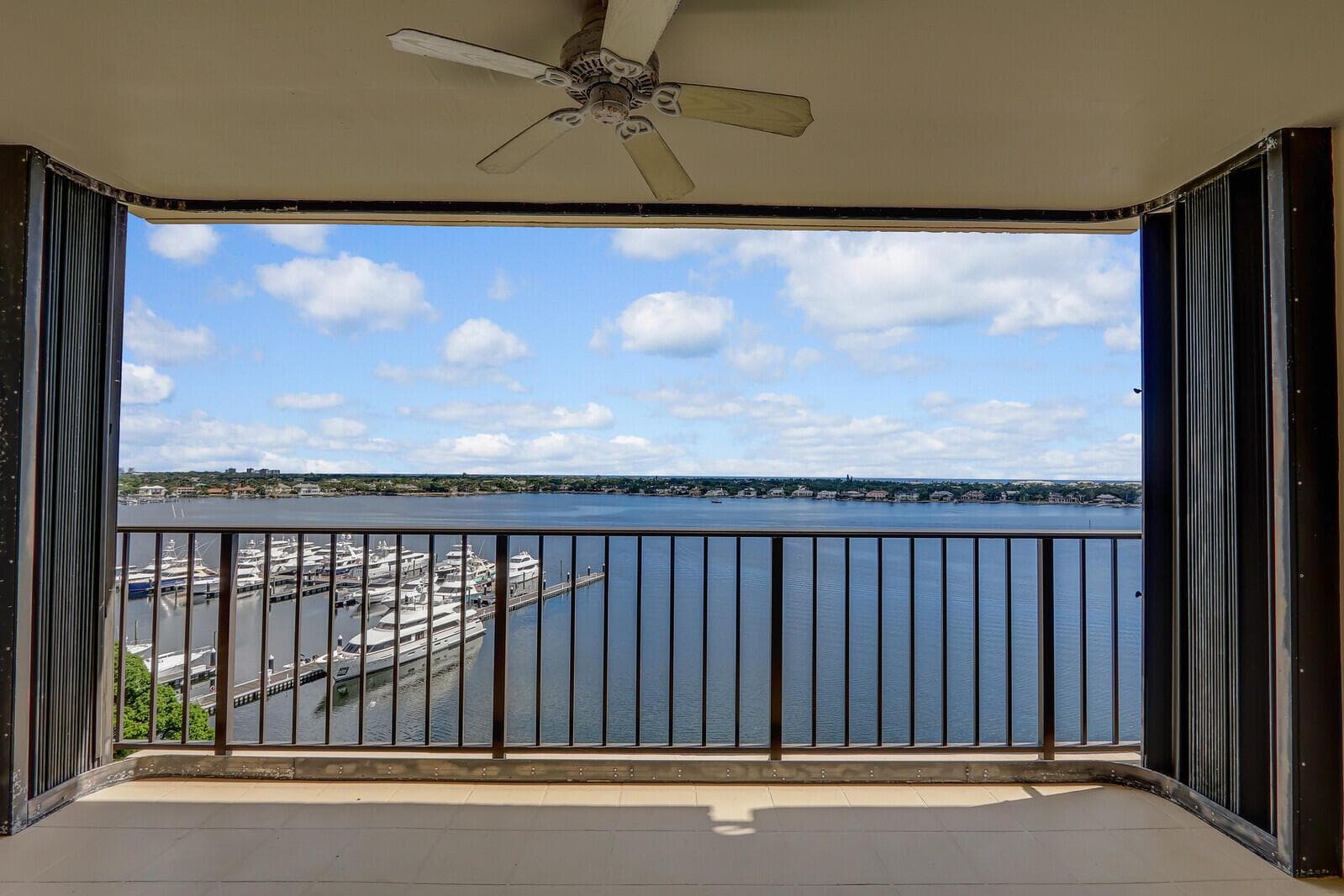 132 Lakeshore Drive 1117 photo 24