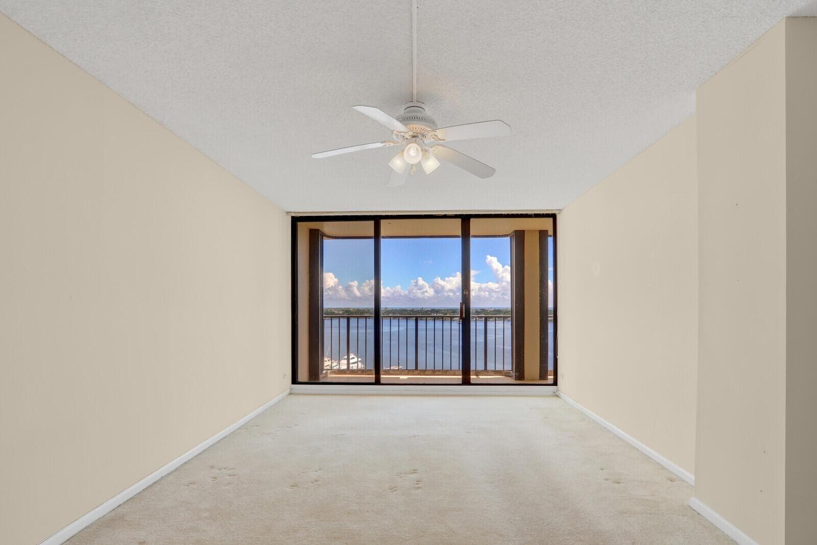 132 Lakeshore Drive 1117 photo 18