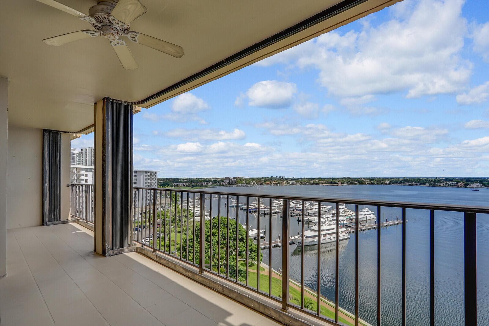 132 Lakeshore Drive 1117 photo 25