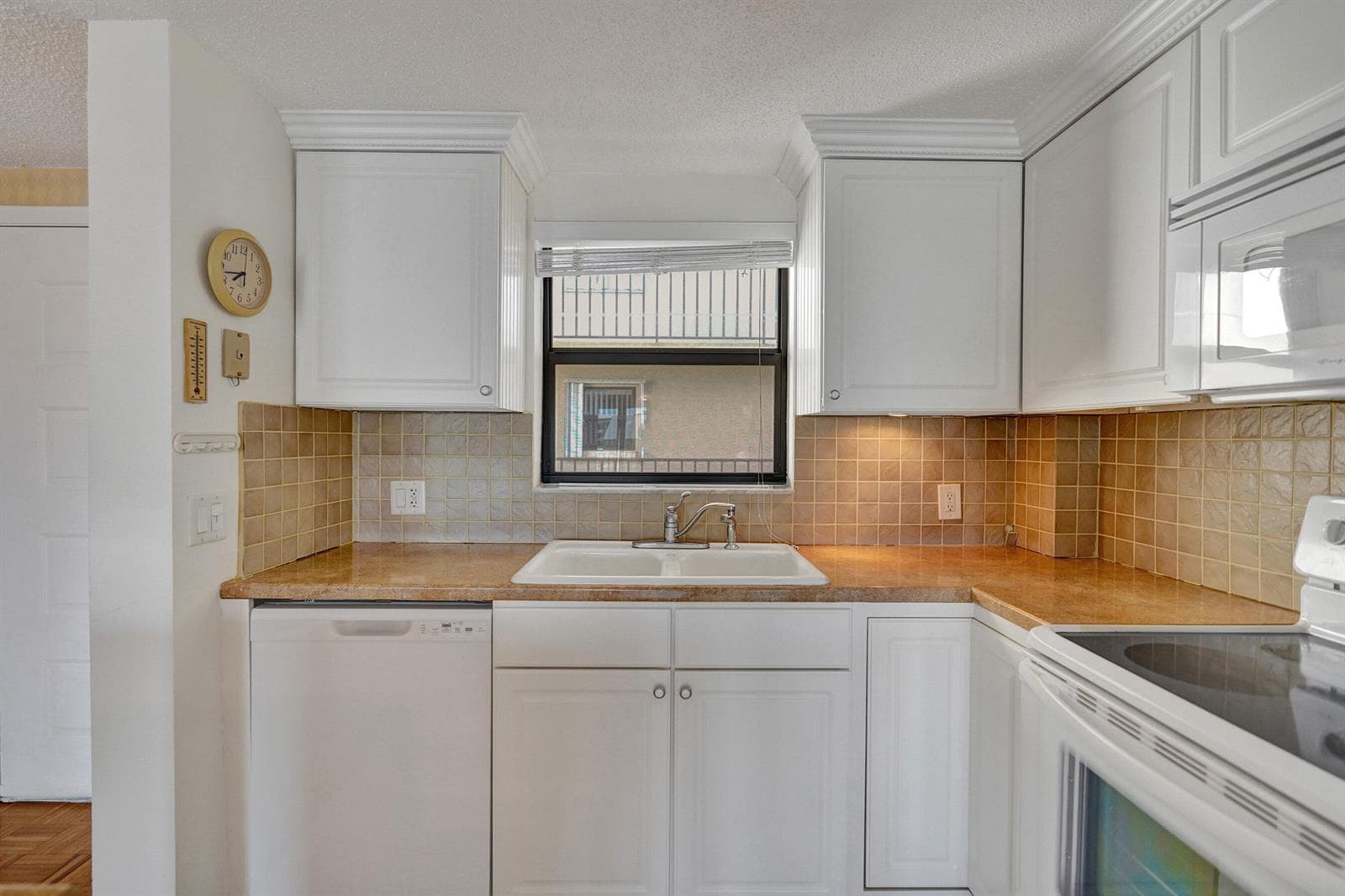 890 N Federal Highway 410 photo 13