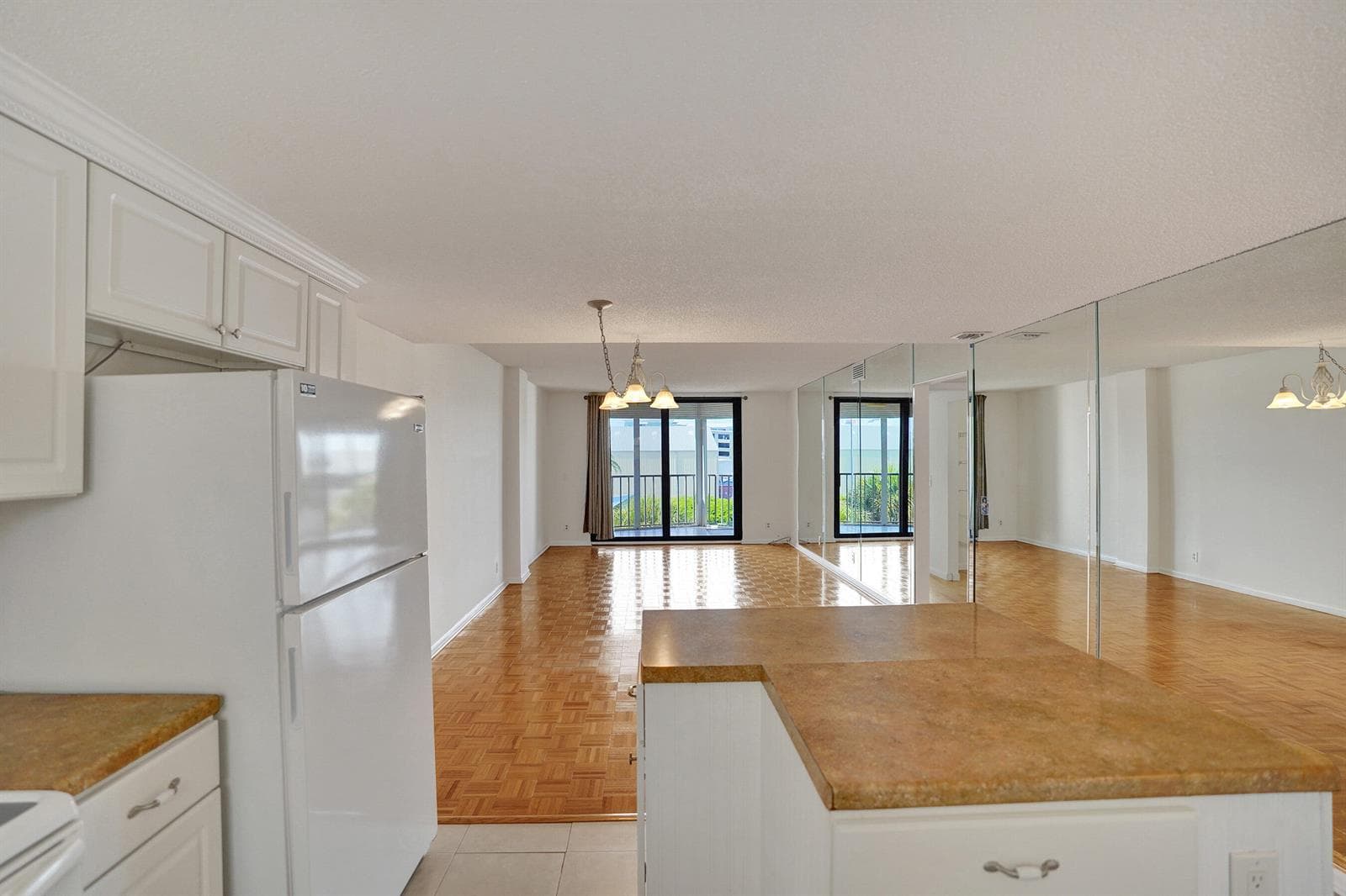 890 N Federal Highway 410 photo 12