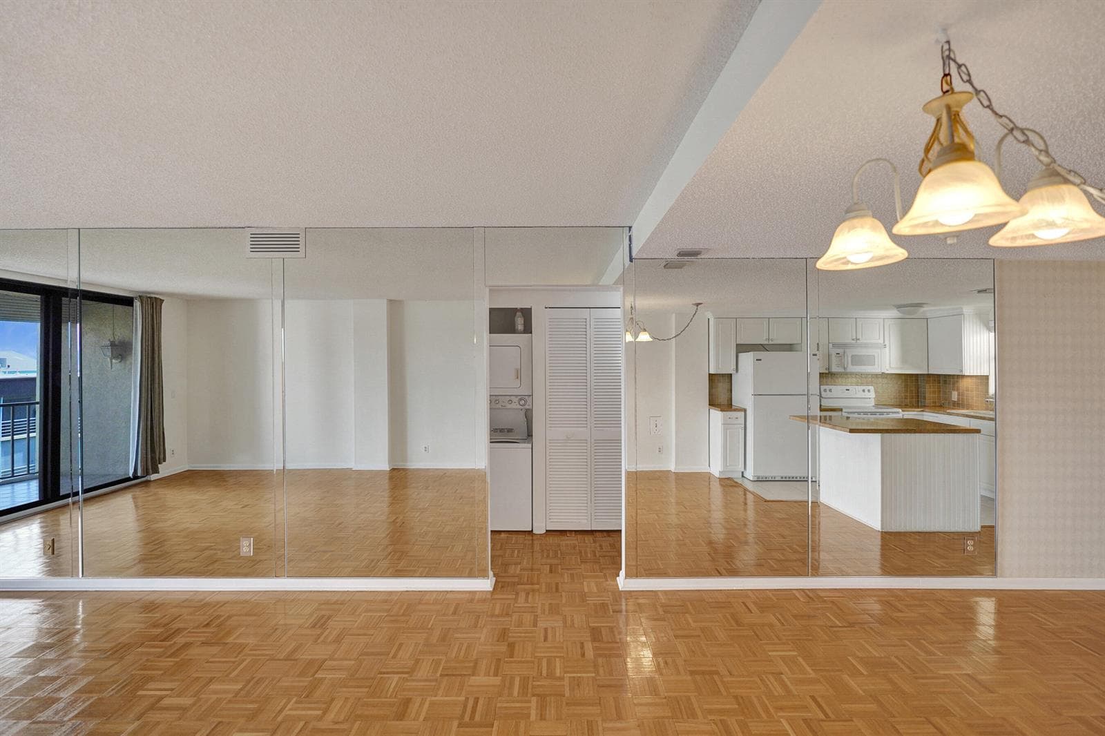890 N Federal Highway 410 photo 22