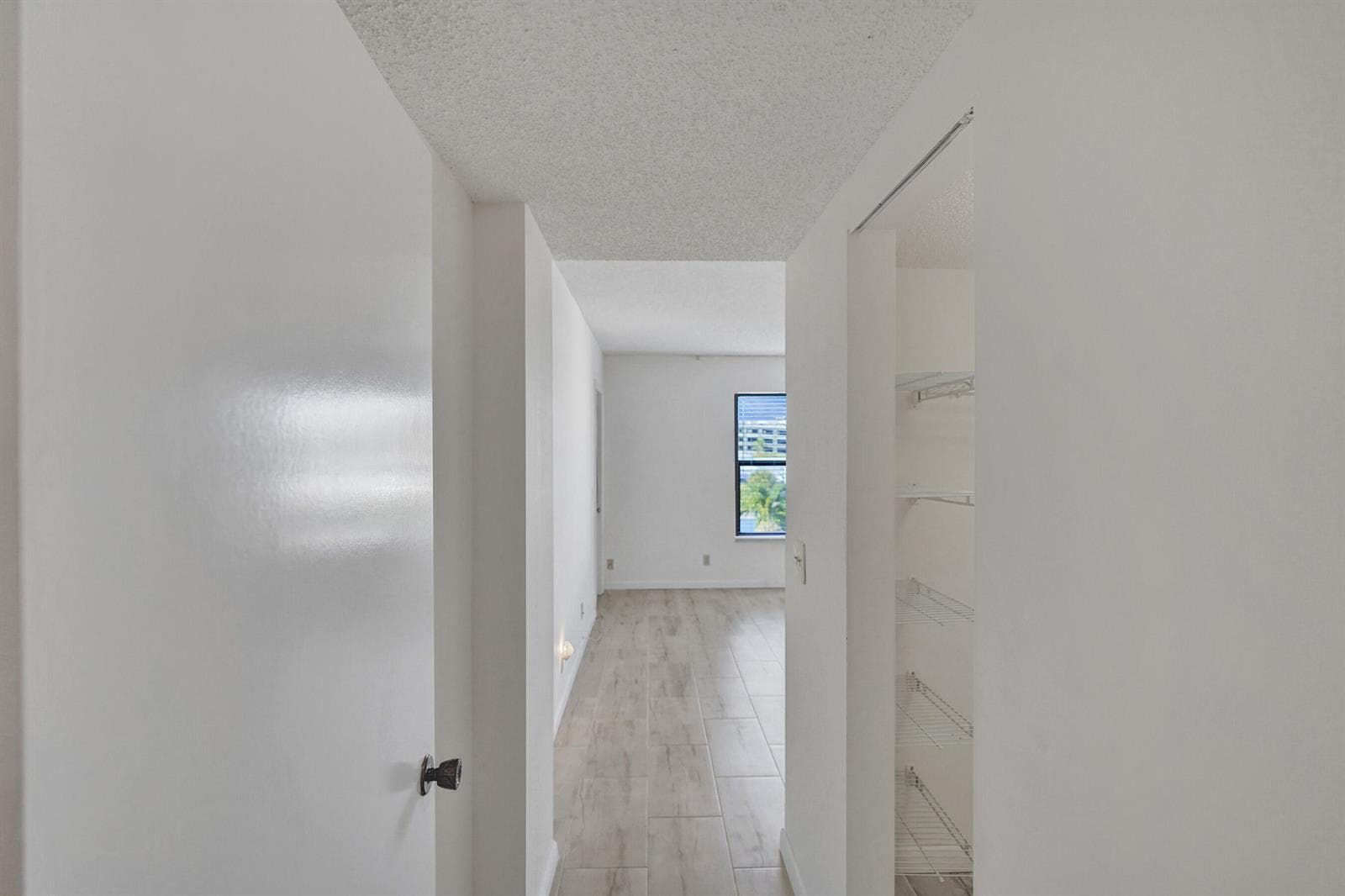 890 N Federal Highway 410 photo 24