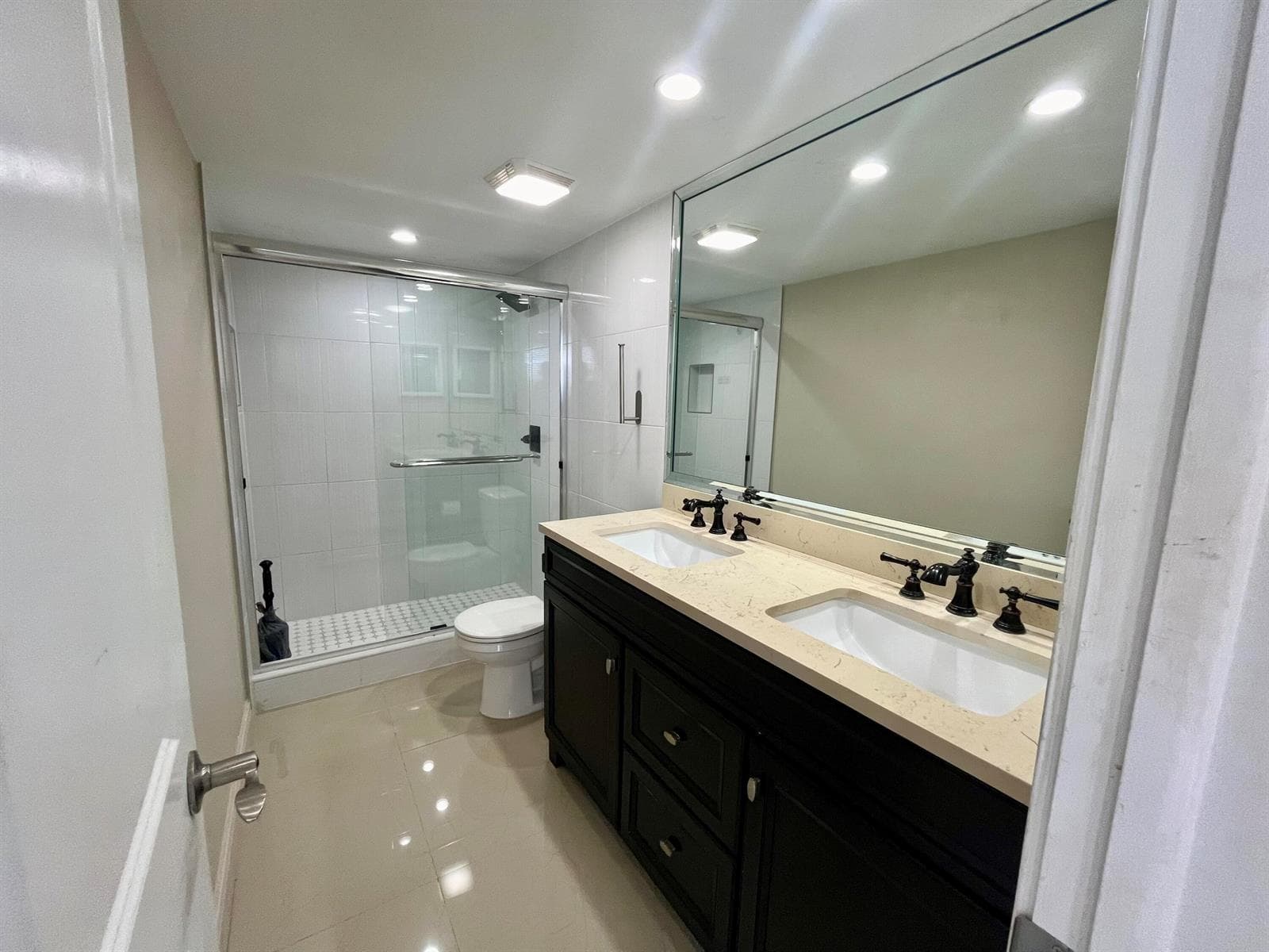301 Croton Avenue 406 photo 7