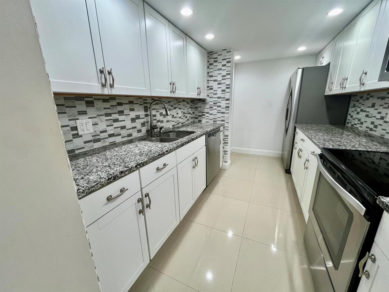 301 Croton Avenue 406 photo 10