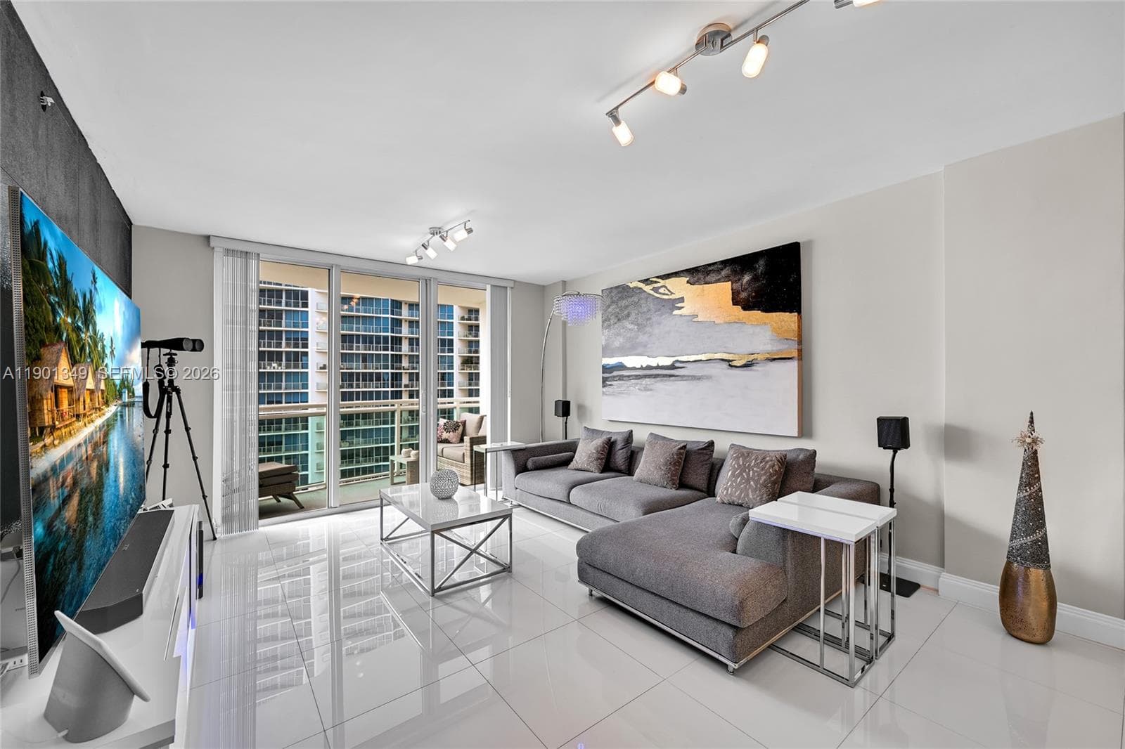 3001 S Ocean Dr 1513 photo 3