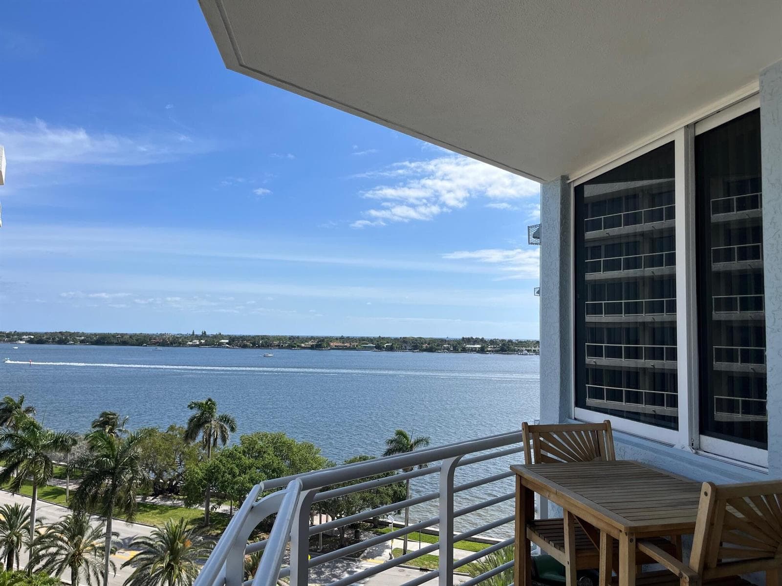1551 N Flagler Drive 802 photo 1
