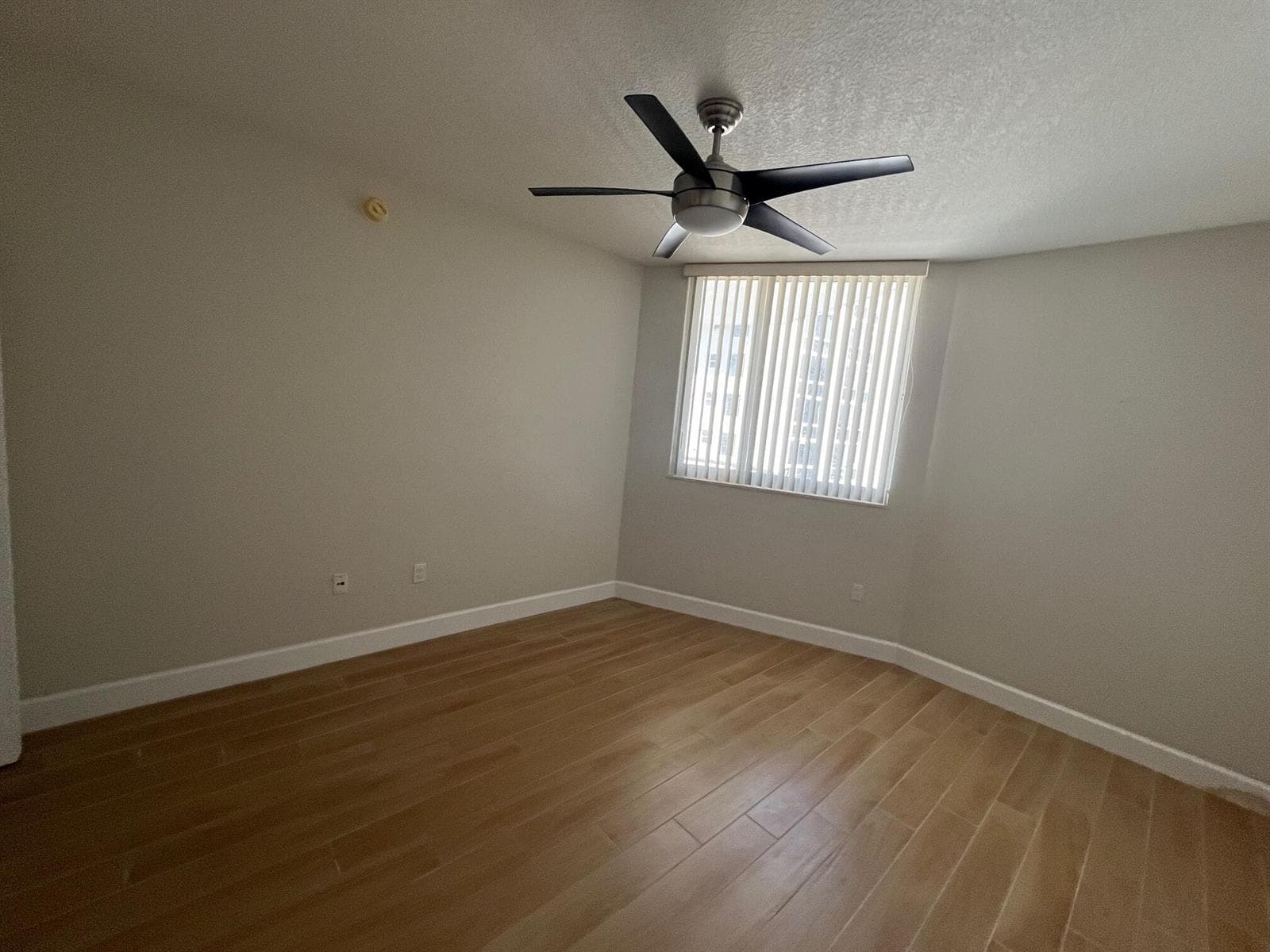 1551 N Flagler Drive 802 photo 10