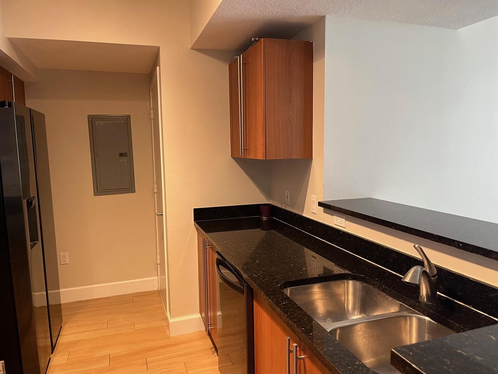 1551 N Flagler Drive 802 photo 4