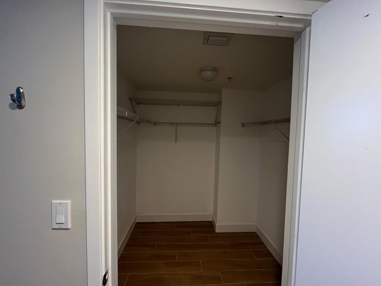 1551 N Flagler Drive 802 photo 8