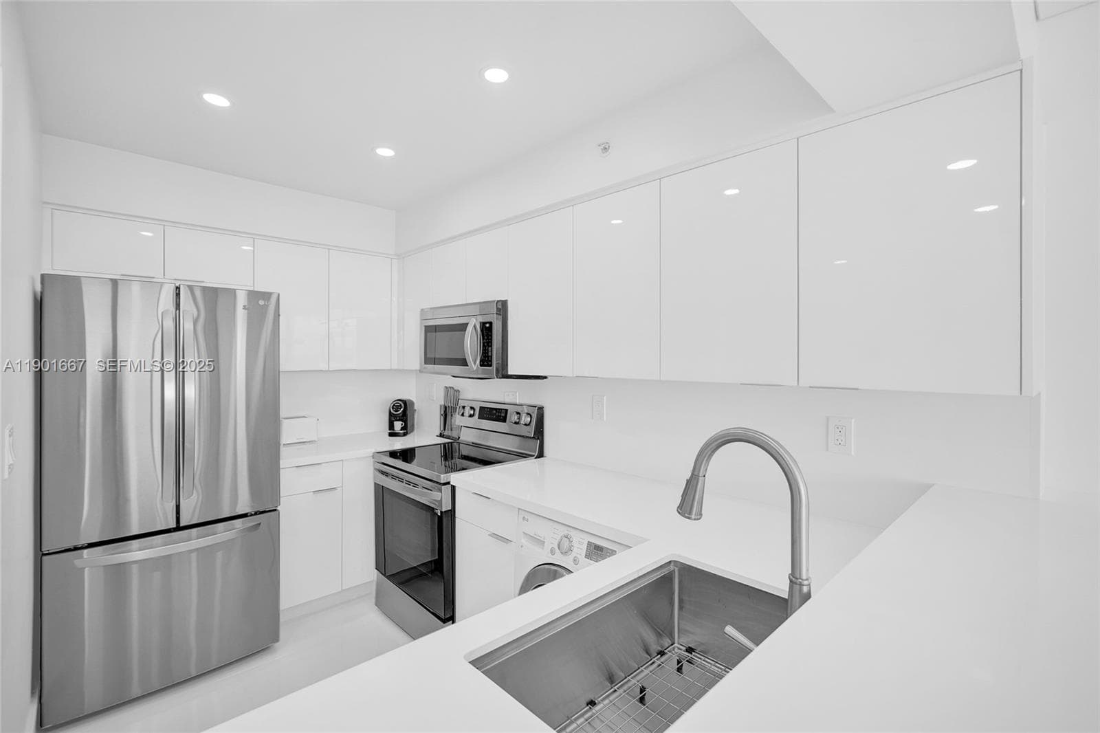 2501 S Ocean Dr 1024 (available July27) photo 15
