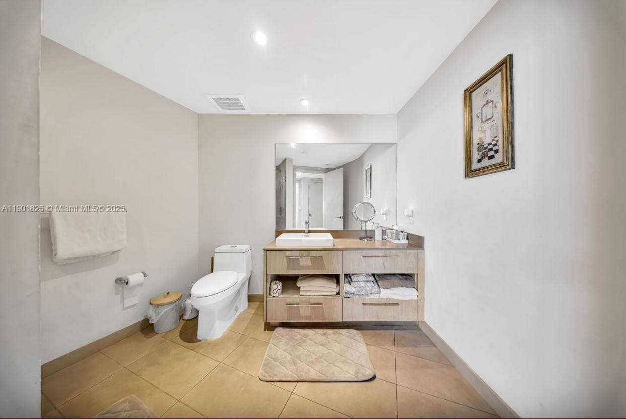 4111 S Ocean Dr 1212 photo 17