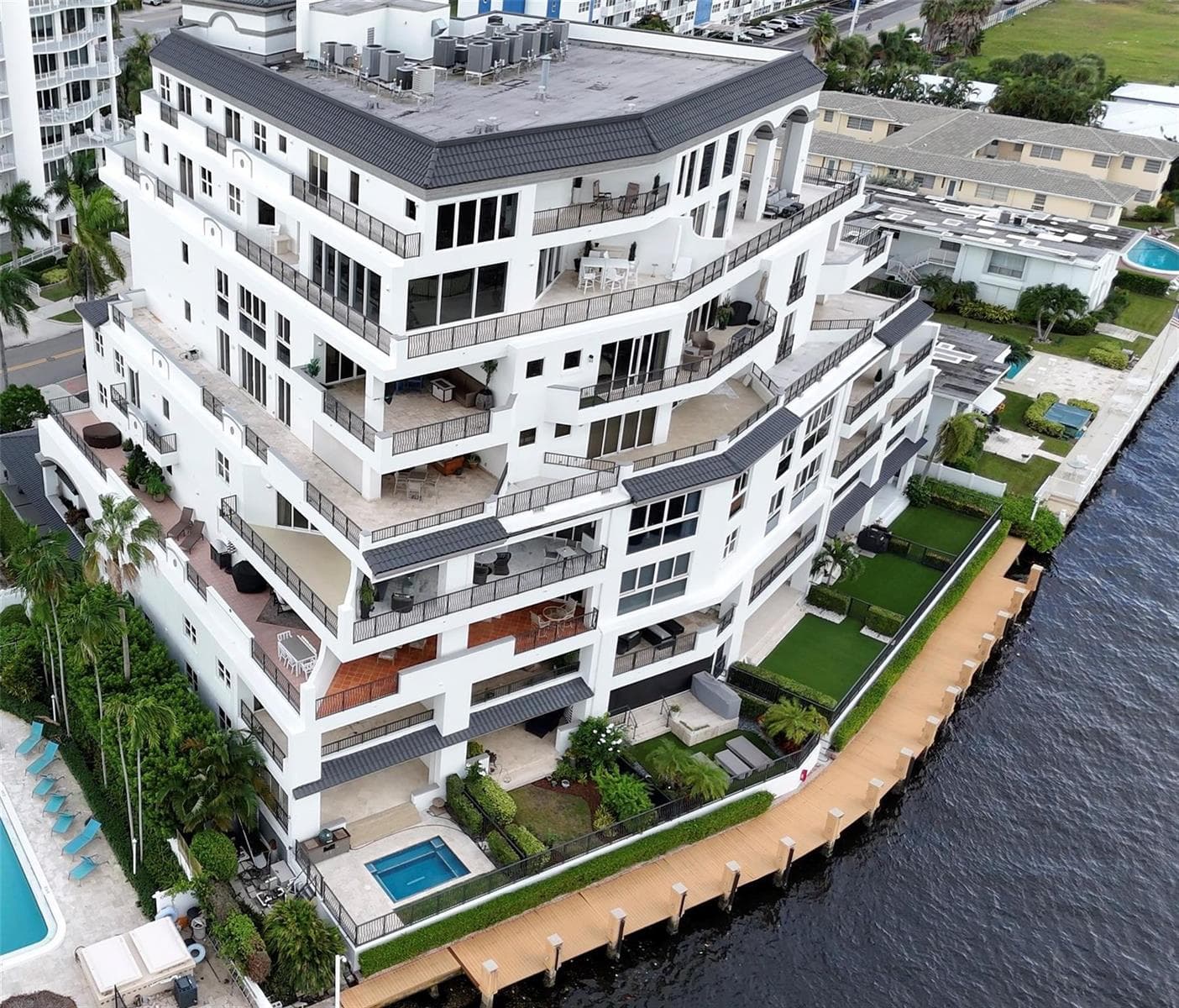 615 Bayshore Drive 301 photo 21