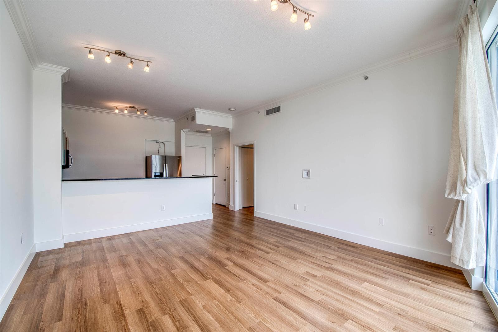 1551 N Flagler Drive Ph8 photo 14