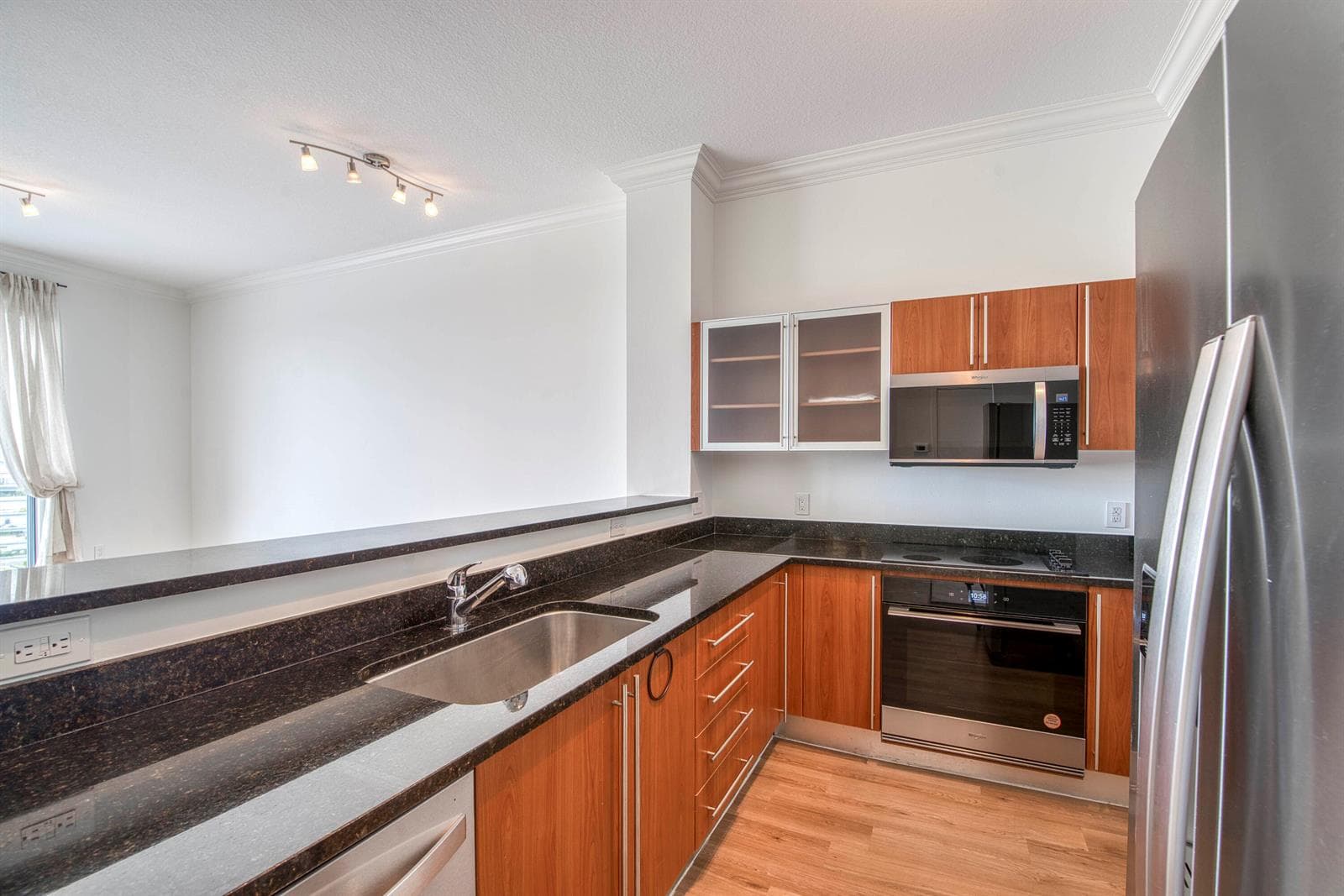 1551 N Flagler Drive Ph8 photo 15