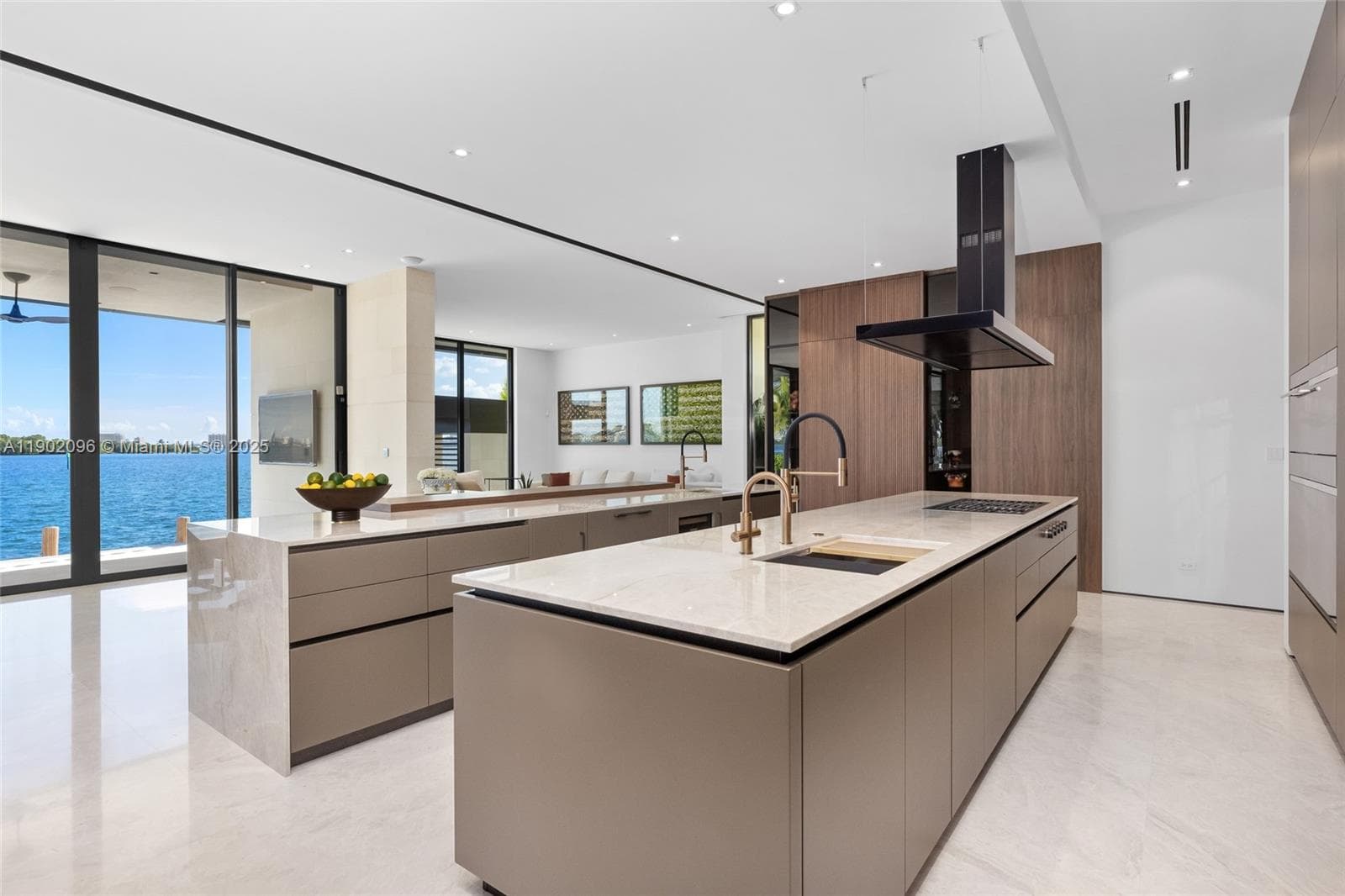 11404 N Bayshore Dr photo 16