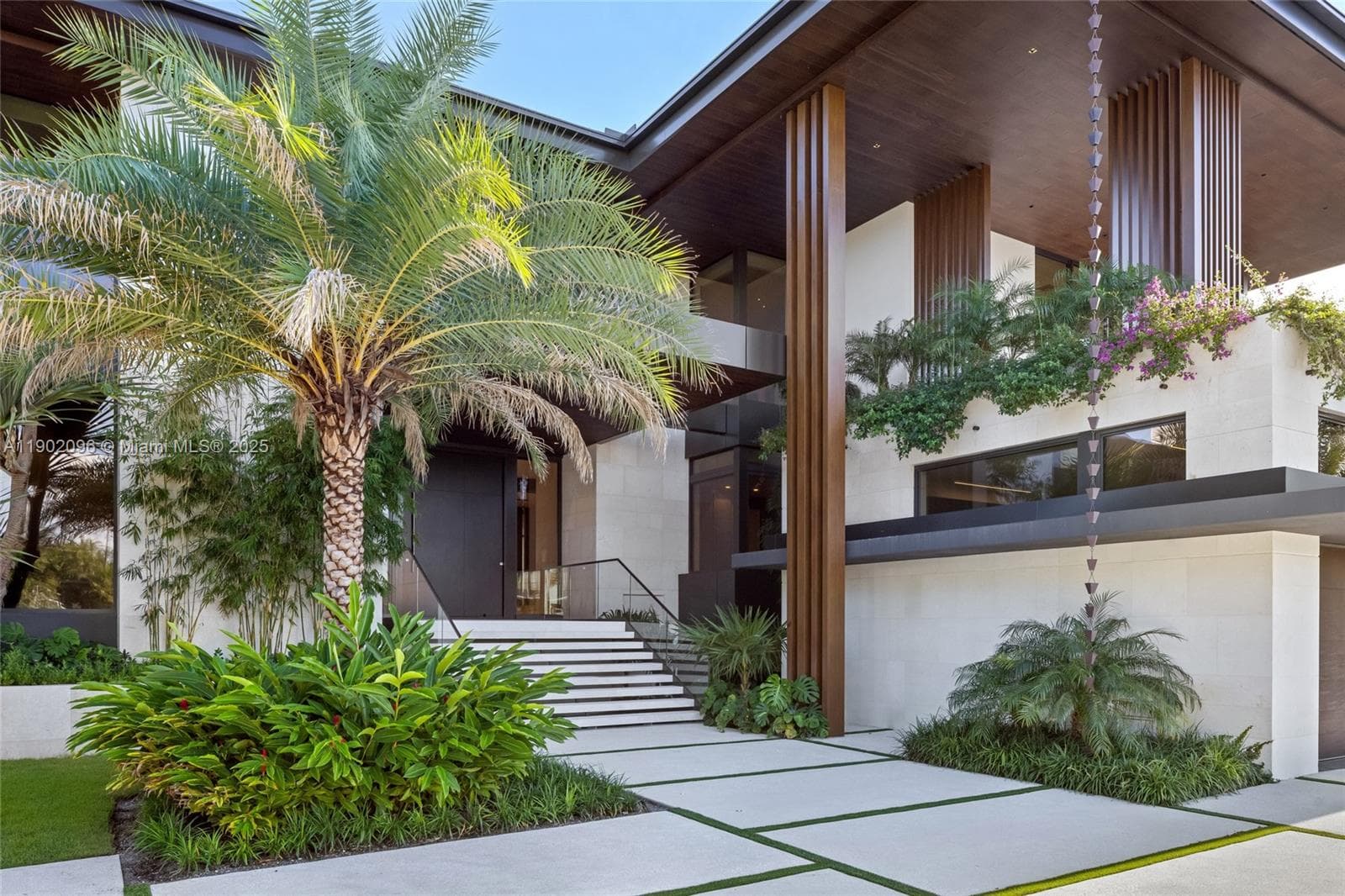 11404 N Bayshore Dr photo 9