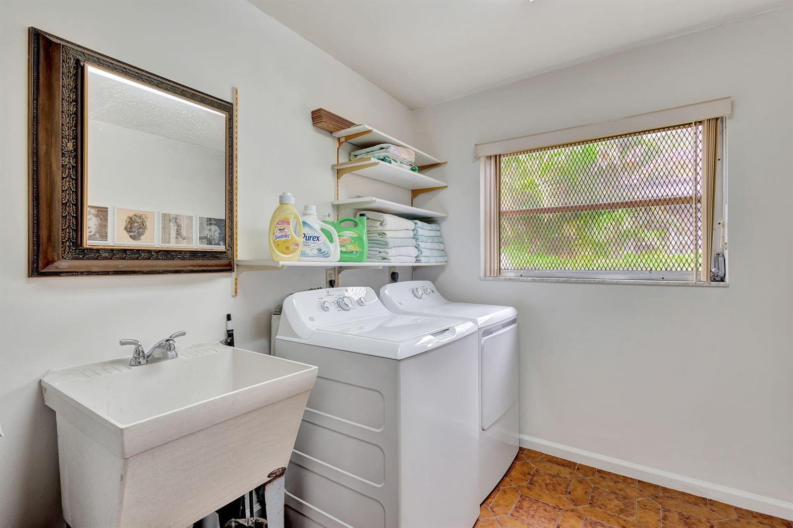 1141 Pine Point Road photo 12