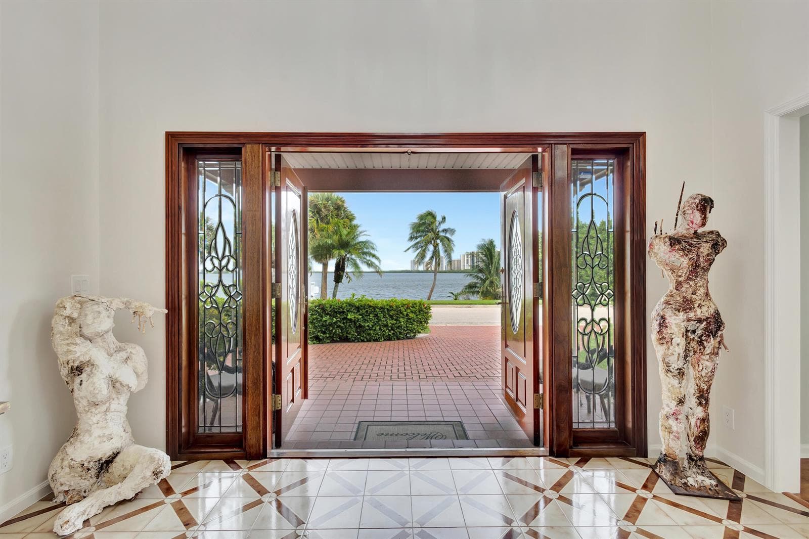 1141 Pine Point Road photo 1