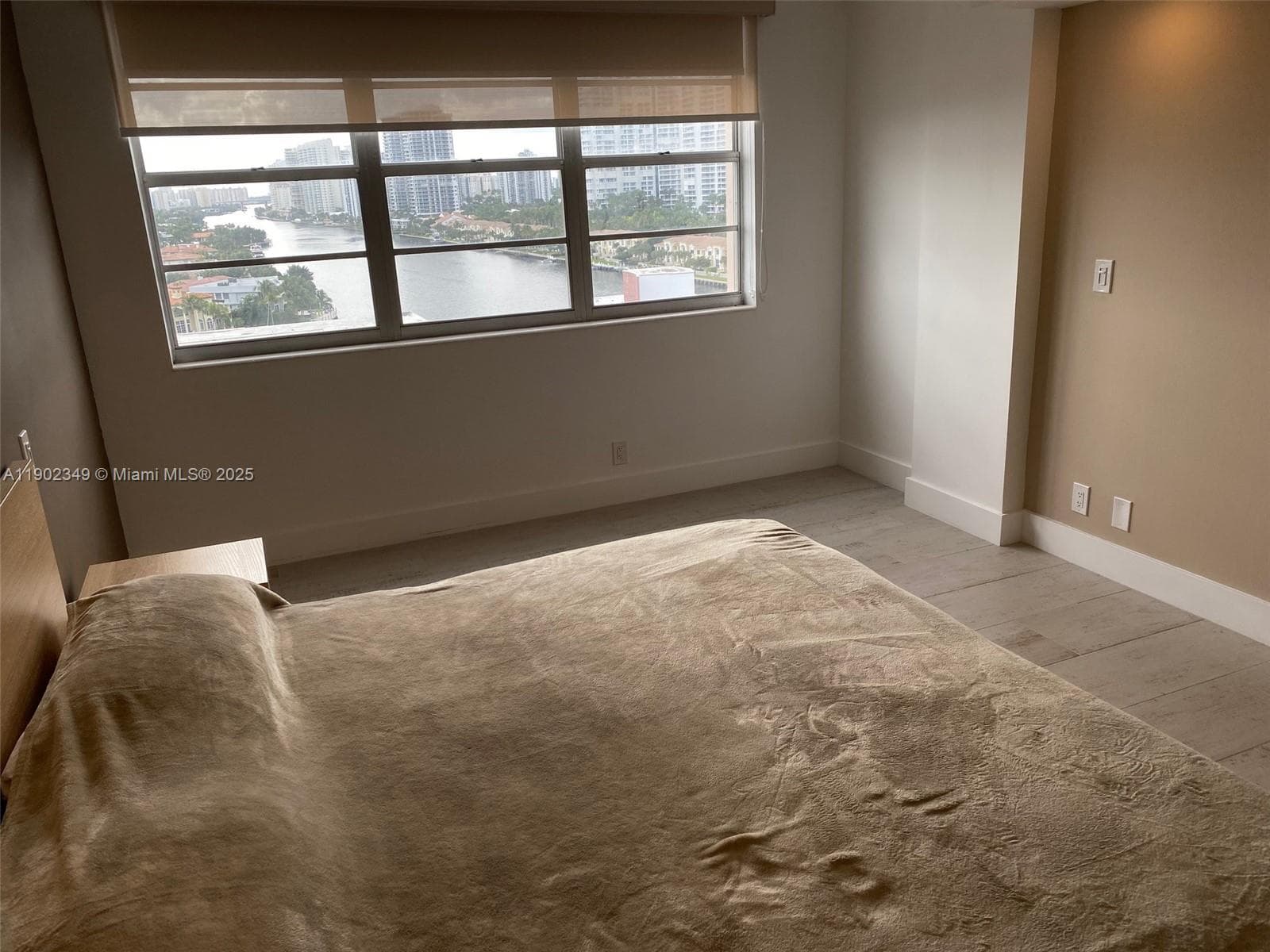 3161 S Ocean Dr 1210 photo 7