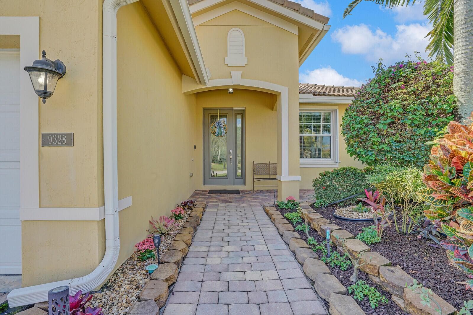 9328 Silent Oak Circle photo 3