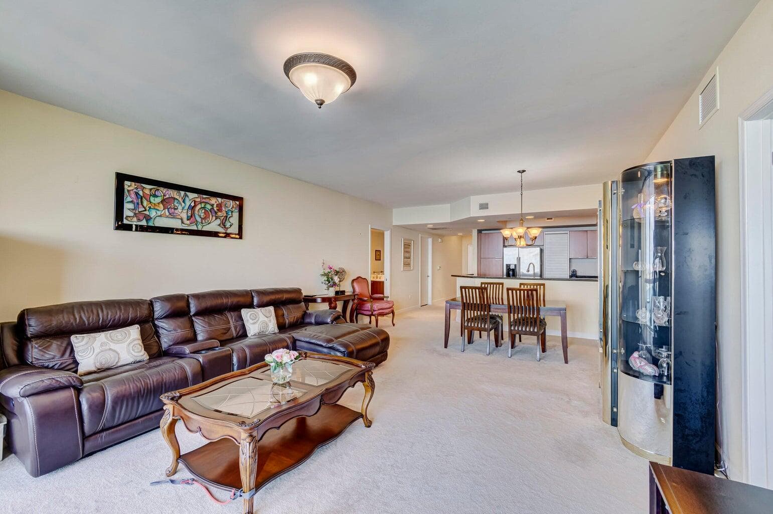 2650 Lake Shore Drive 1802 photo 2
