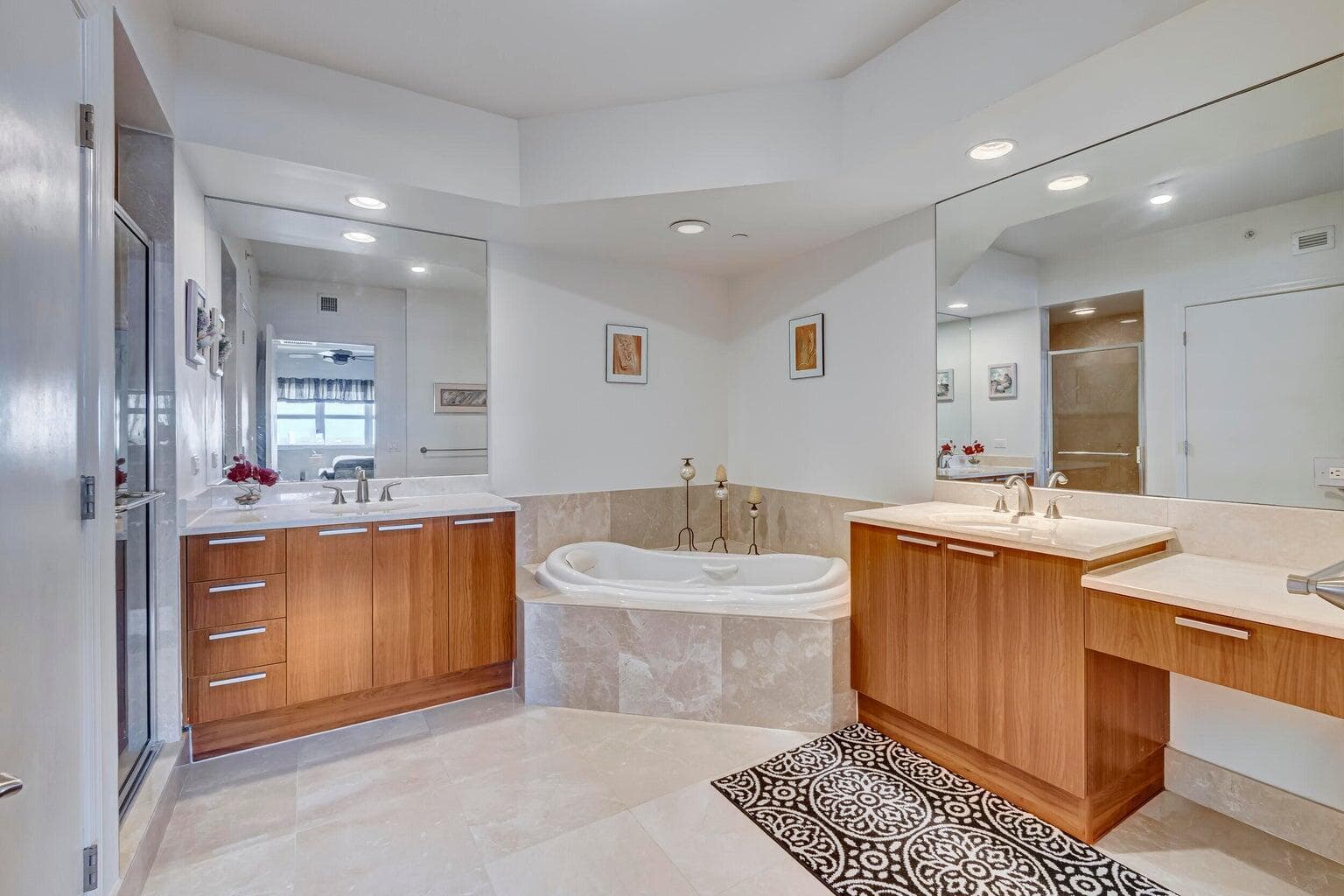 2650 Lake Shore Drive 1802 photo 22