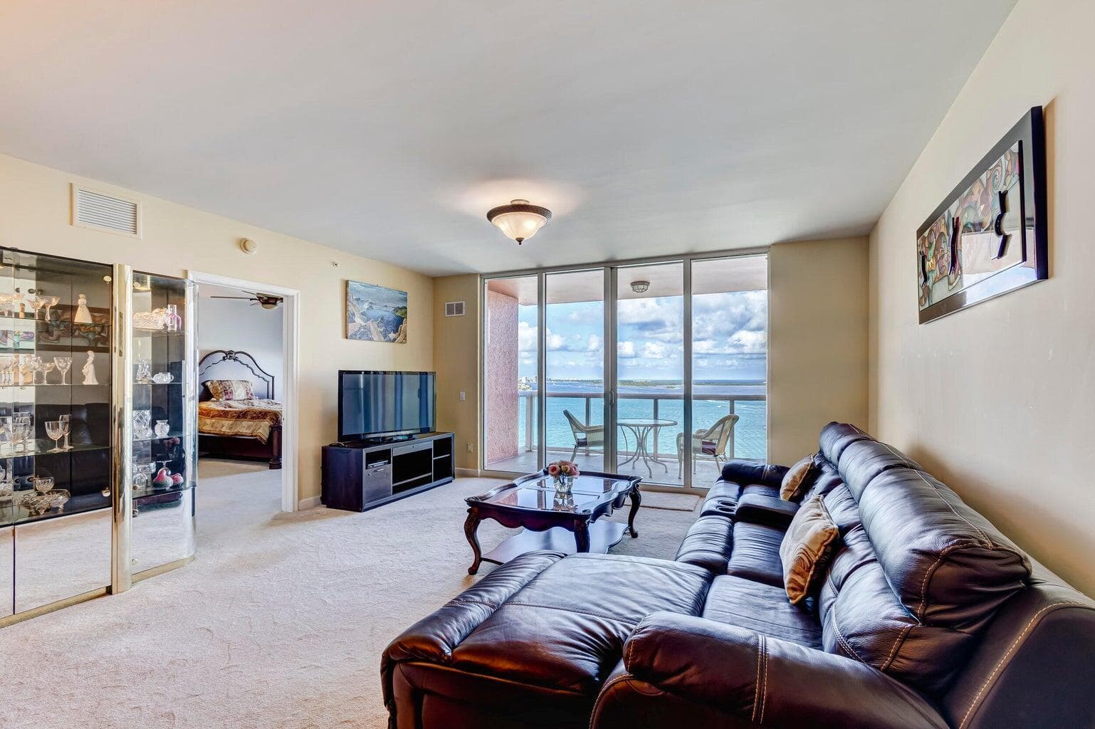 2650 Lake Shore Drive 1802 photo 7