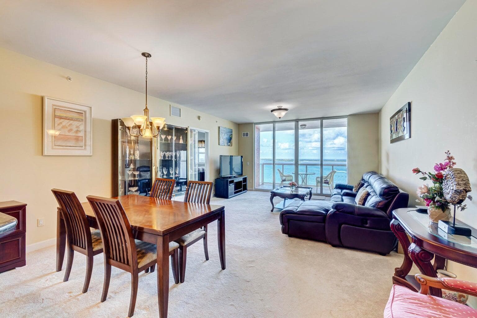 2650 Lake Shore Drive 1802 photo 3