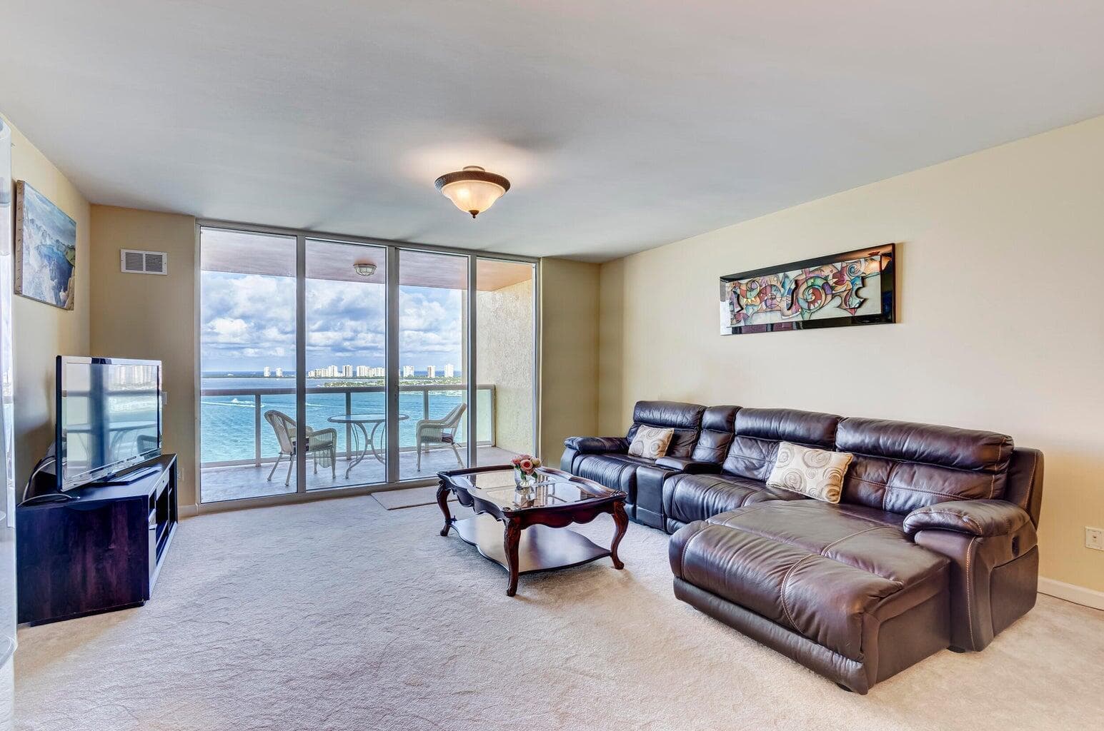 2650 Lake Shore Drive 1802 photo 5