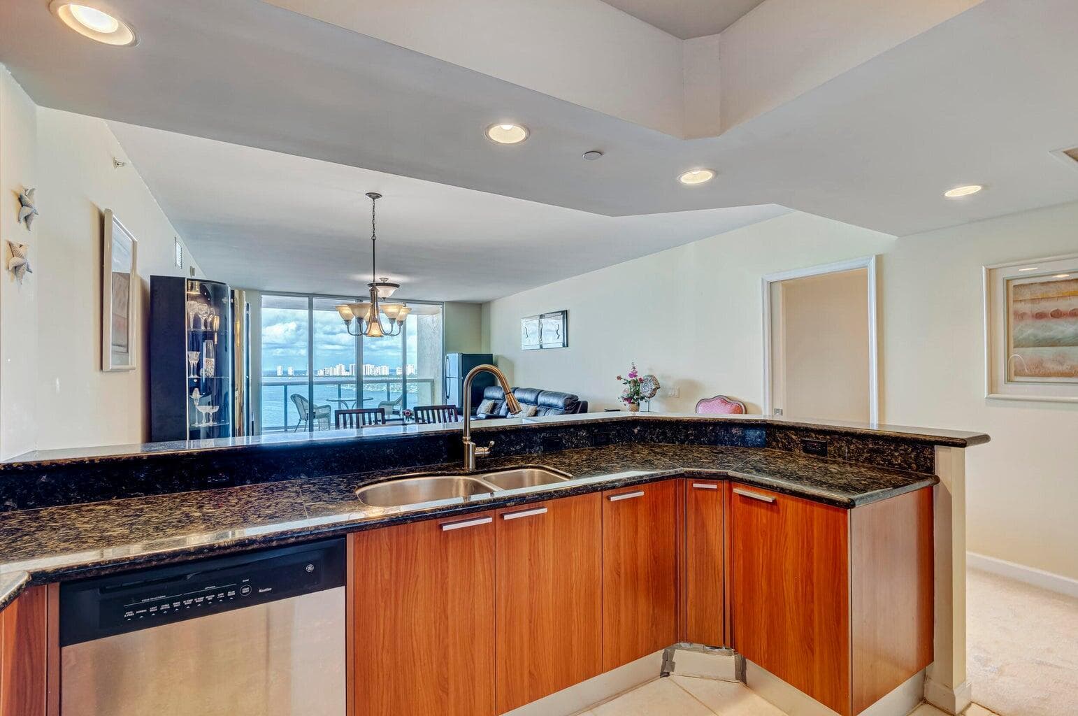 2650 Lake Shore Drive 1802 photo 15