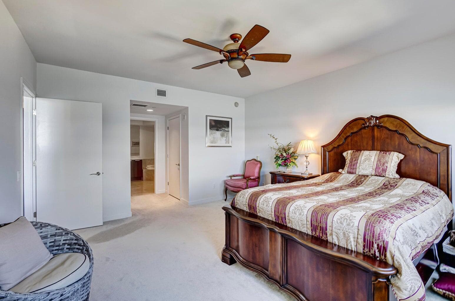 2650 Lake Shore Drive 1802 photo 19
