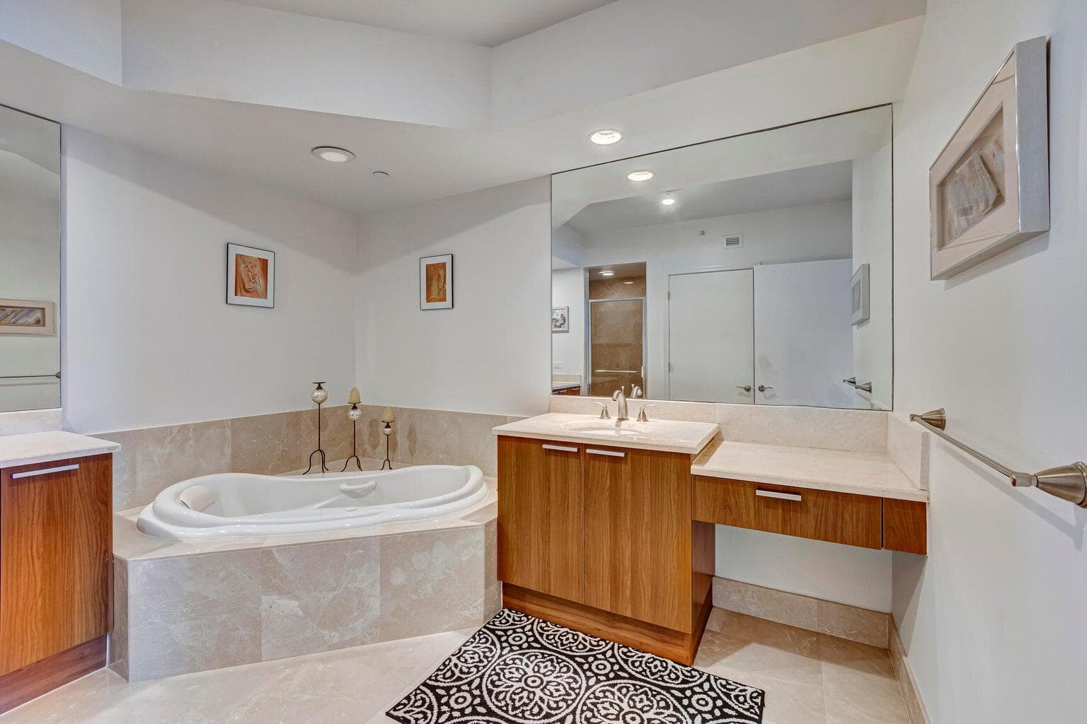 2650 Lake Shore Drive 1802 photo 21