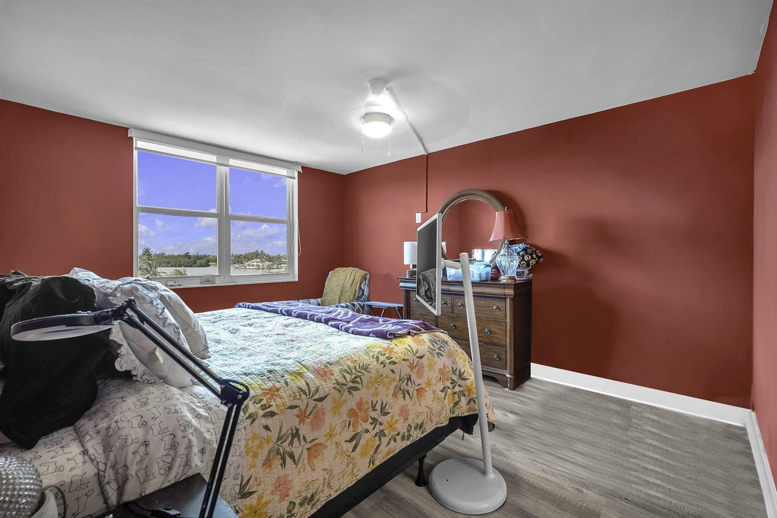 2639 N Riverside Drive 505 photo 17