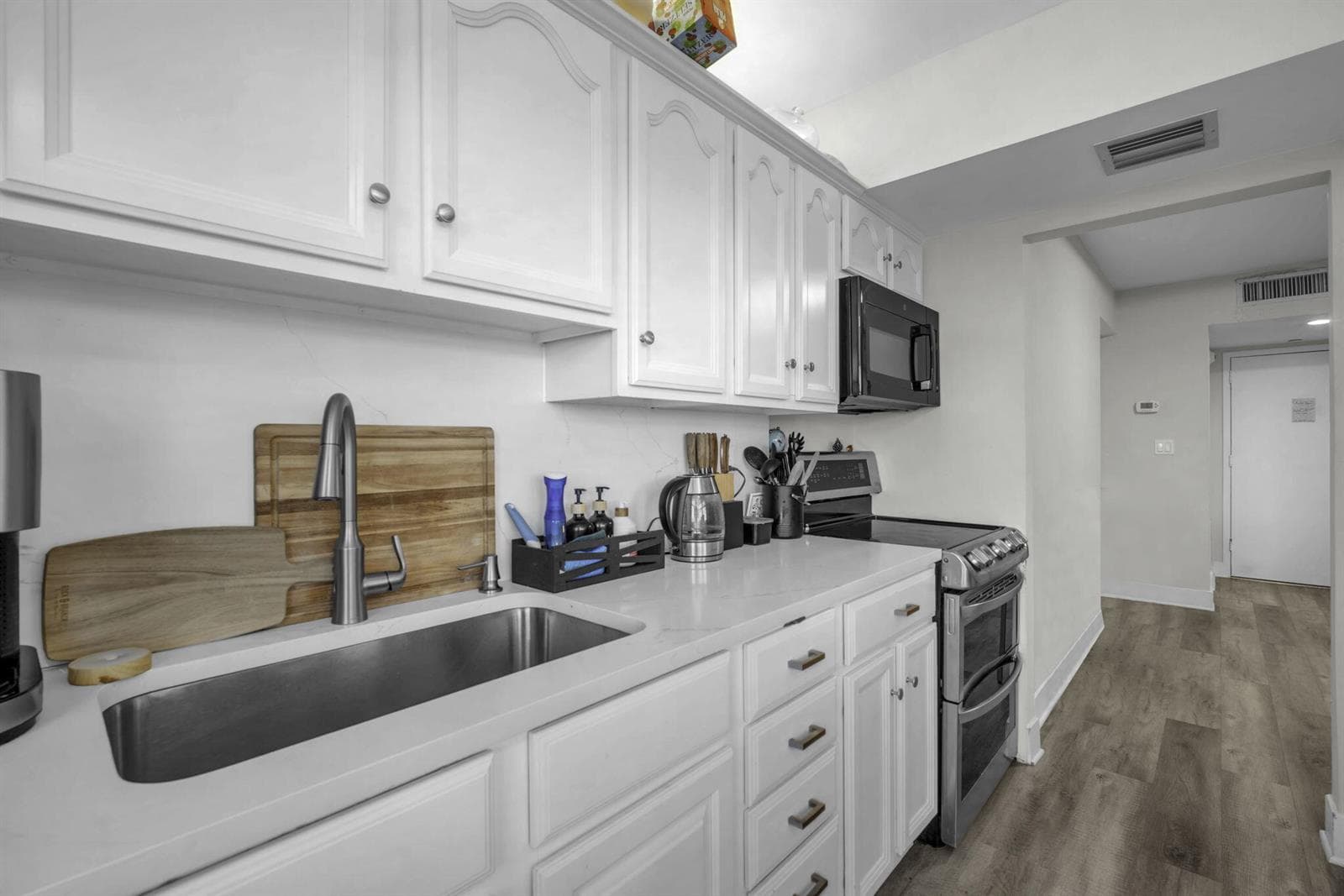 2639 N Riverside Drive 505 photo 14