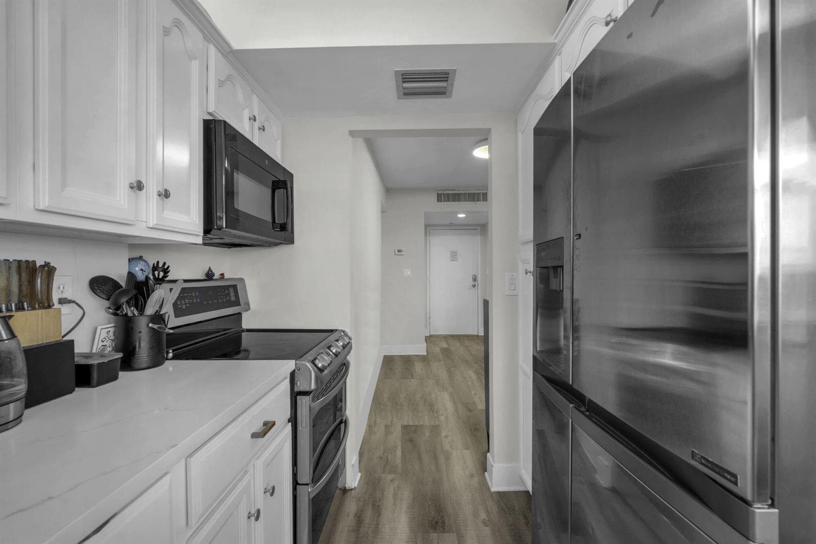 2639 N Riverside Drive 505 photo 15