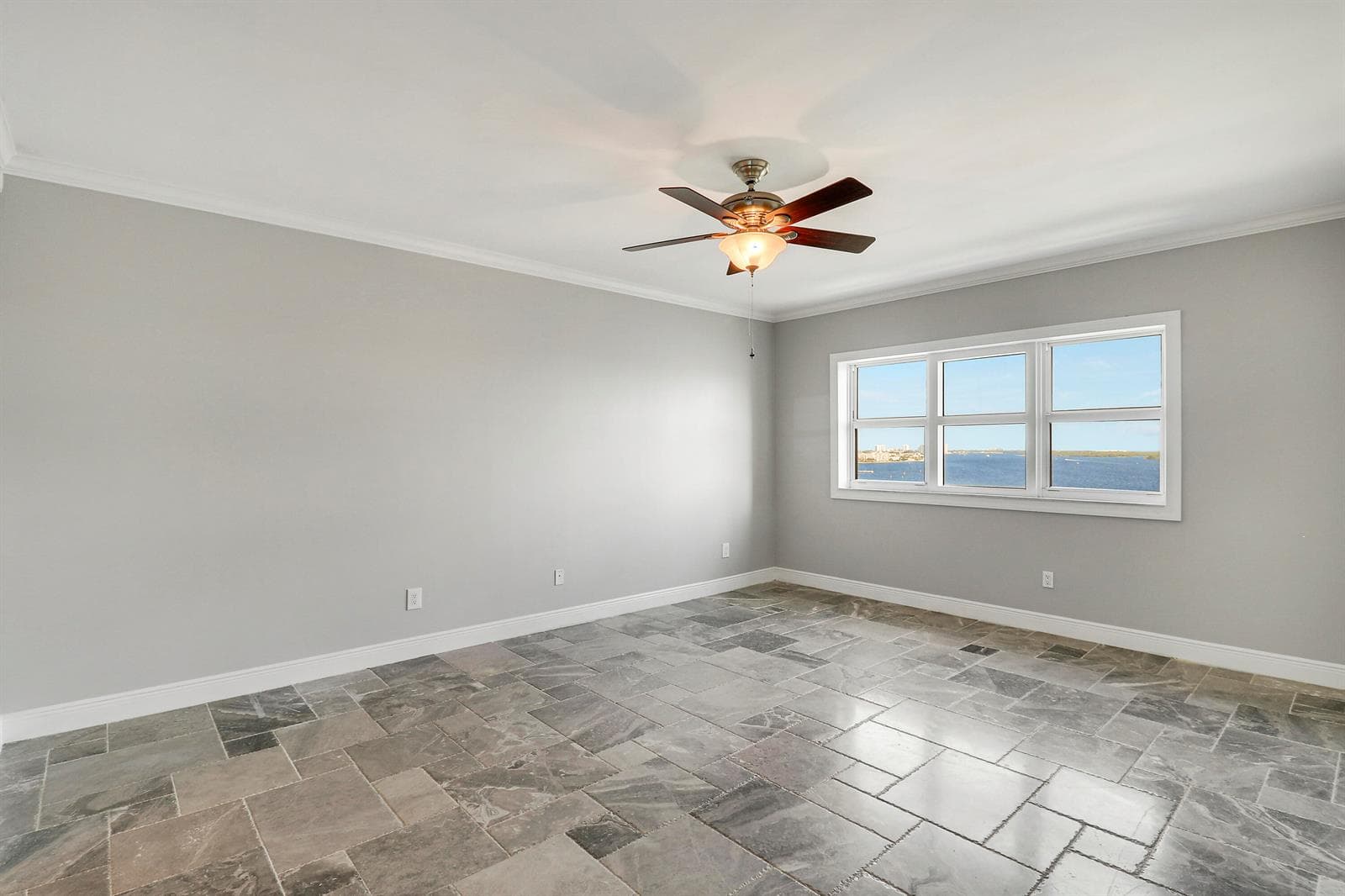 2650 Lake Shore Drive 1105 photo 9