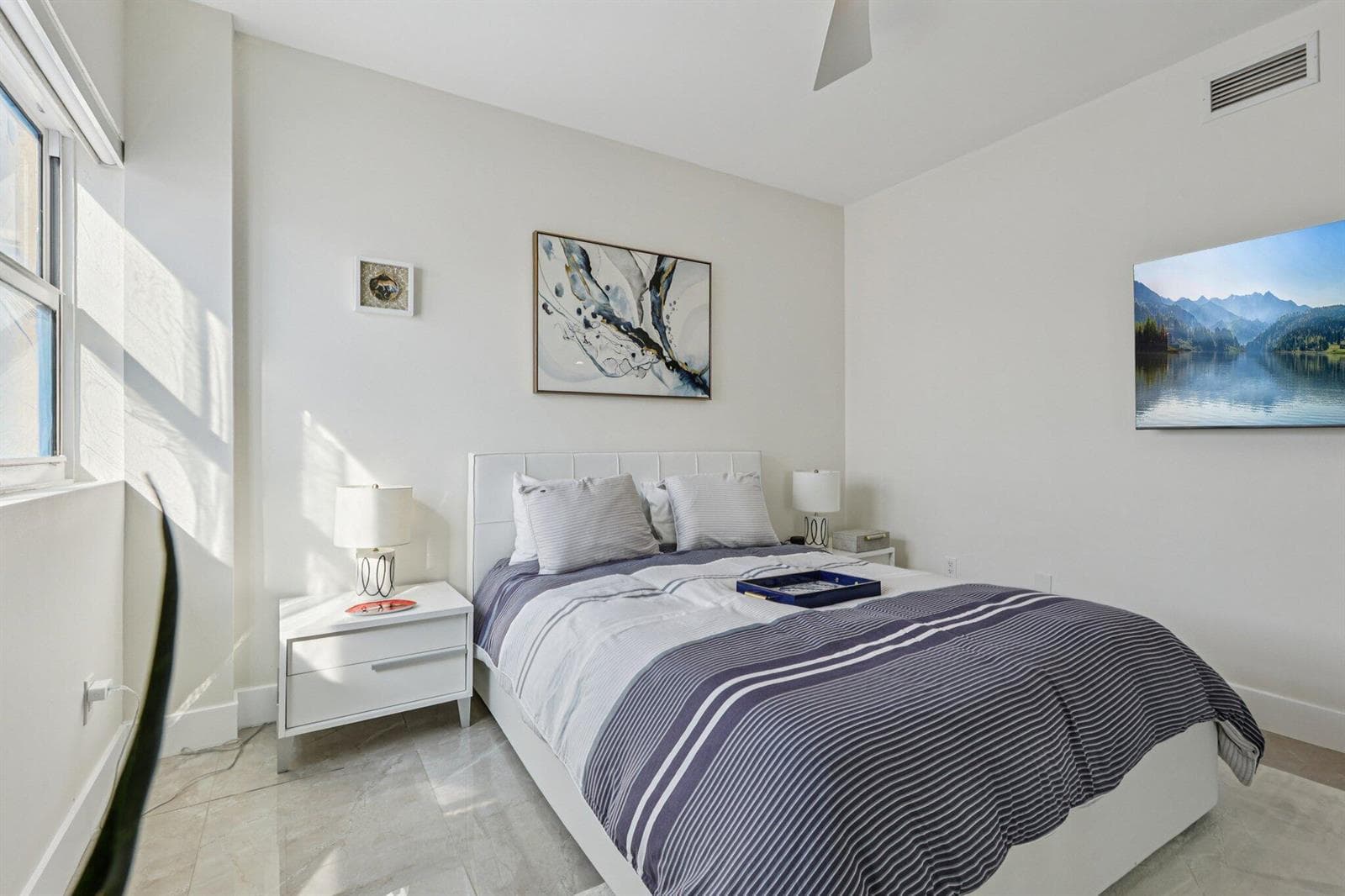 2640 Lake Shore Drive 2312 photo 23