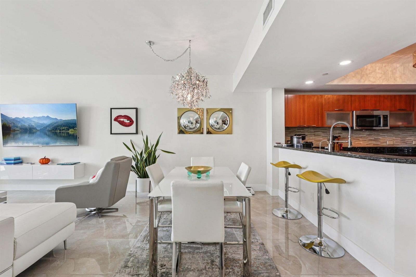 2640 Lake Shore Drive 2312 photo 6