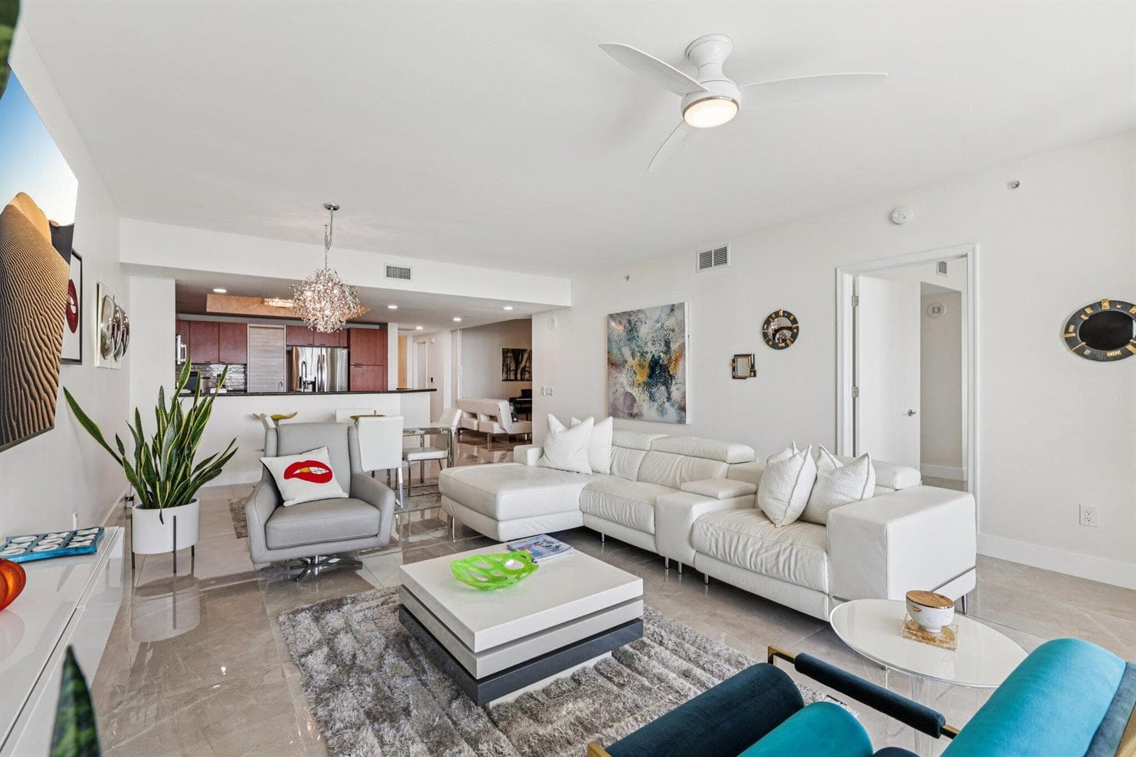 2640 Lake Shore Drive 2312 photo 4
